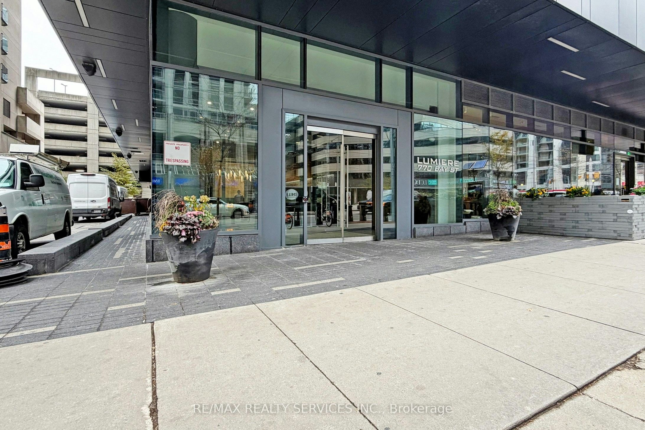 1009-770 Bay Street, Toronto, ON, M5G 0A6 - 2