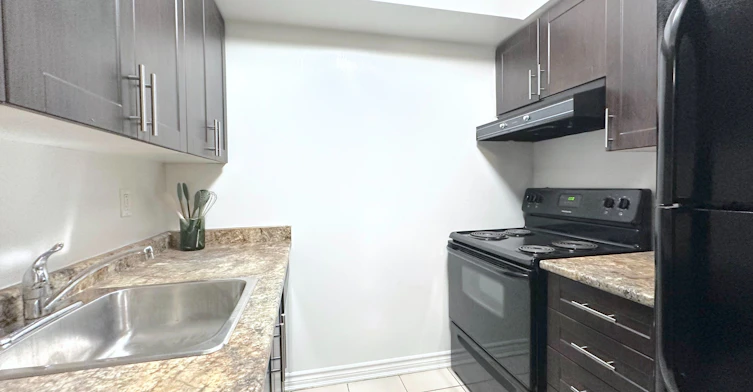 218-45 Lisgar Street, Toronto, ON, M6J 0B8 - 6