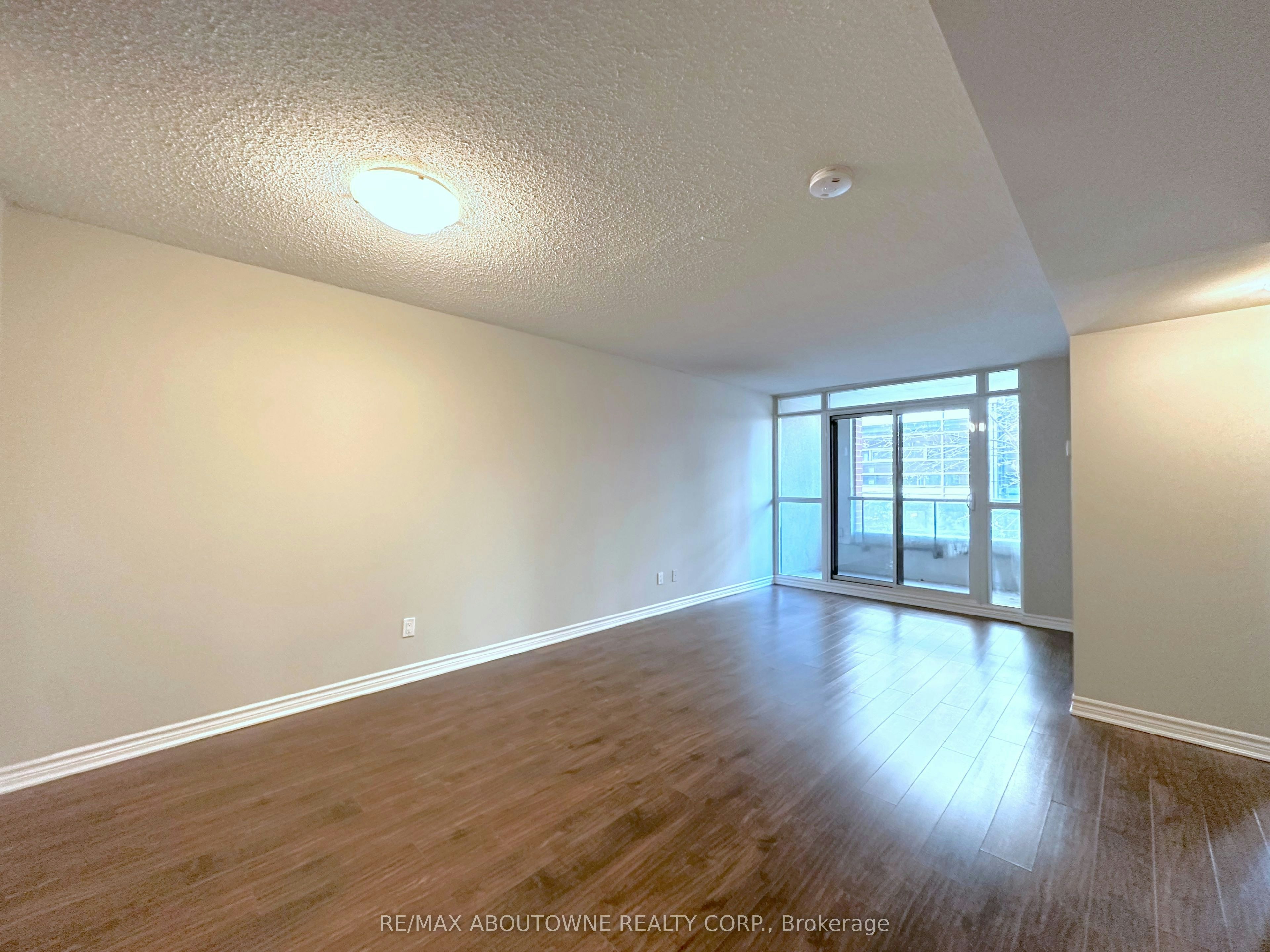 218-45 Lisgar Street, Toronto, ON, M6J 0B8 - 3