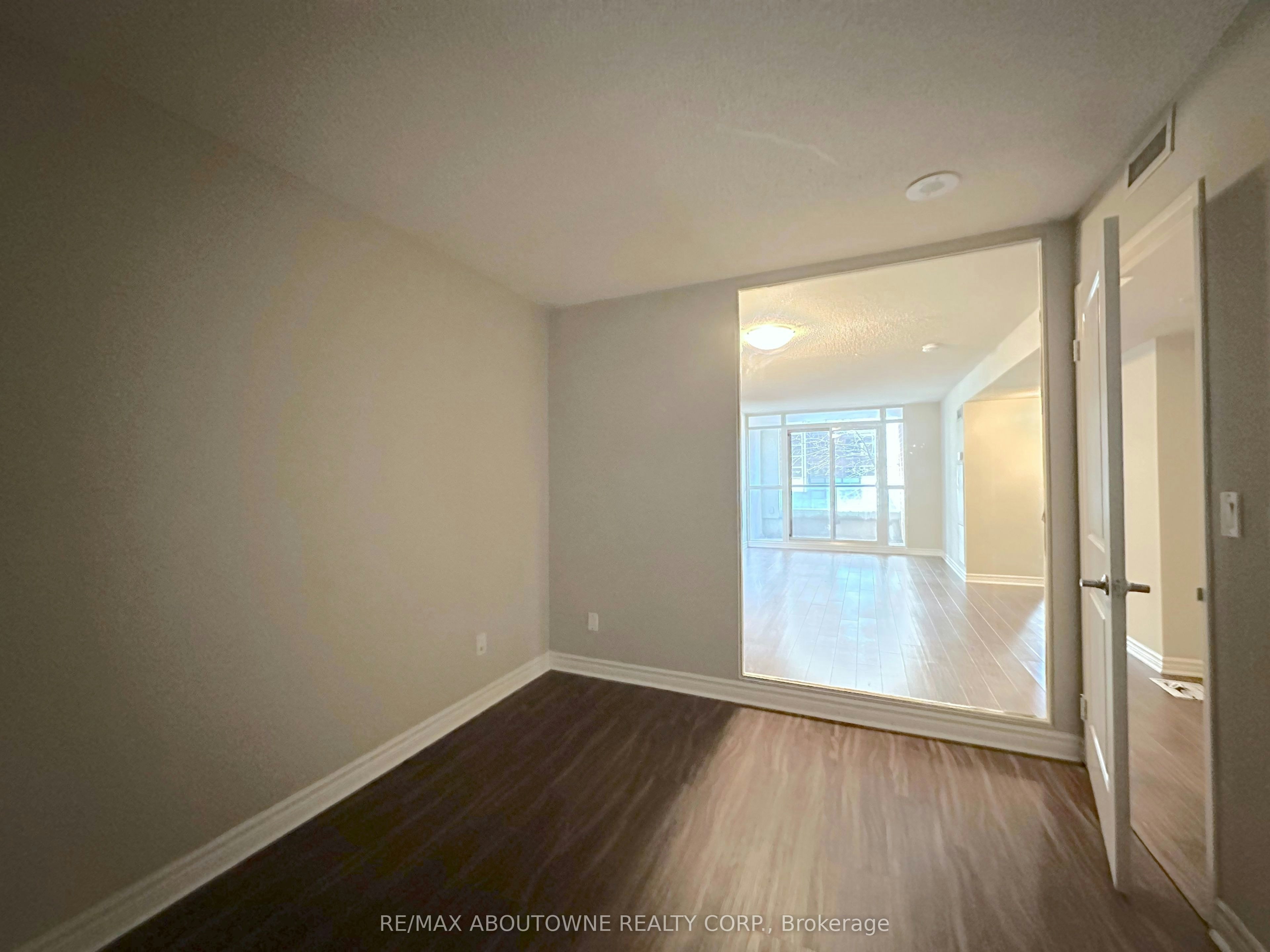 218-45 Lisgar Street, Toronto, ON, M6J 0B8 - 11