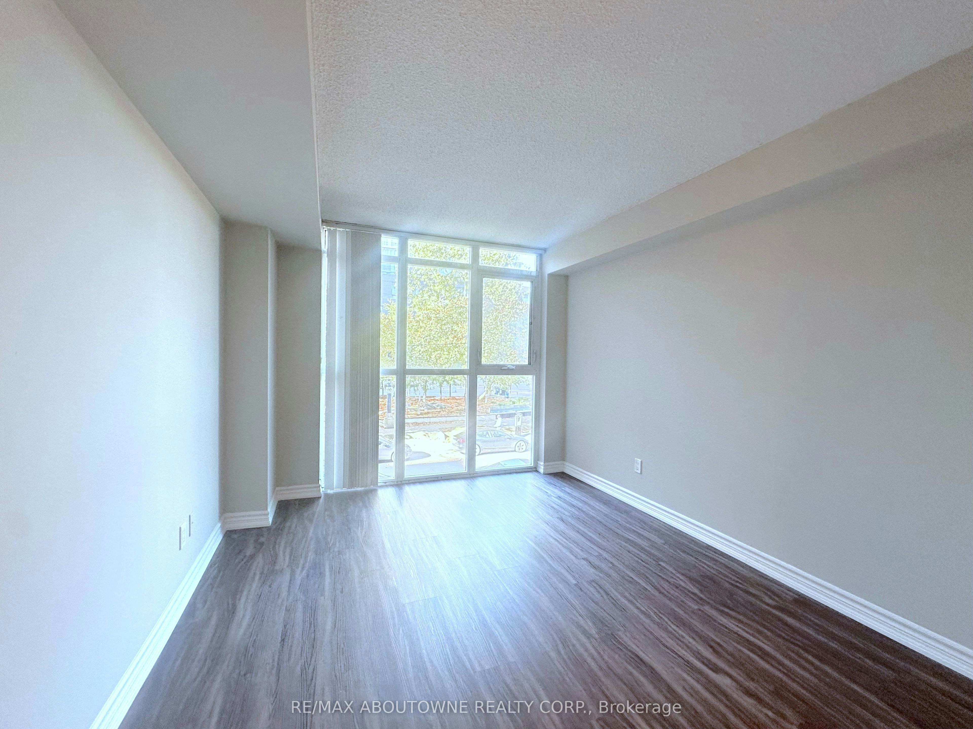222-45 Lisgar Street, Toronto, ON, M6J 0B8 - 8