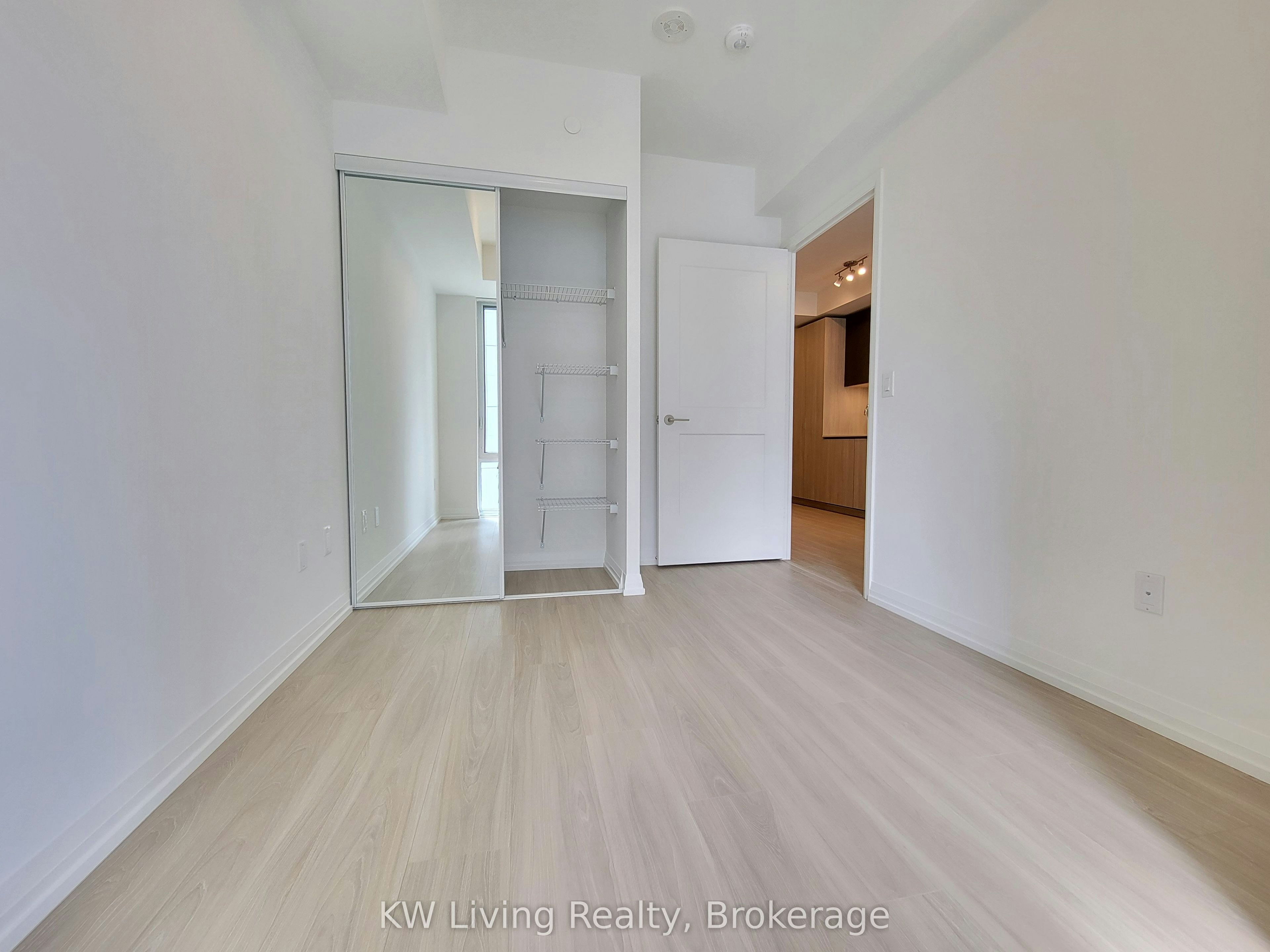 2822-28 Widmer Street, Toronto, ON, M5V 0T2 - 12