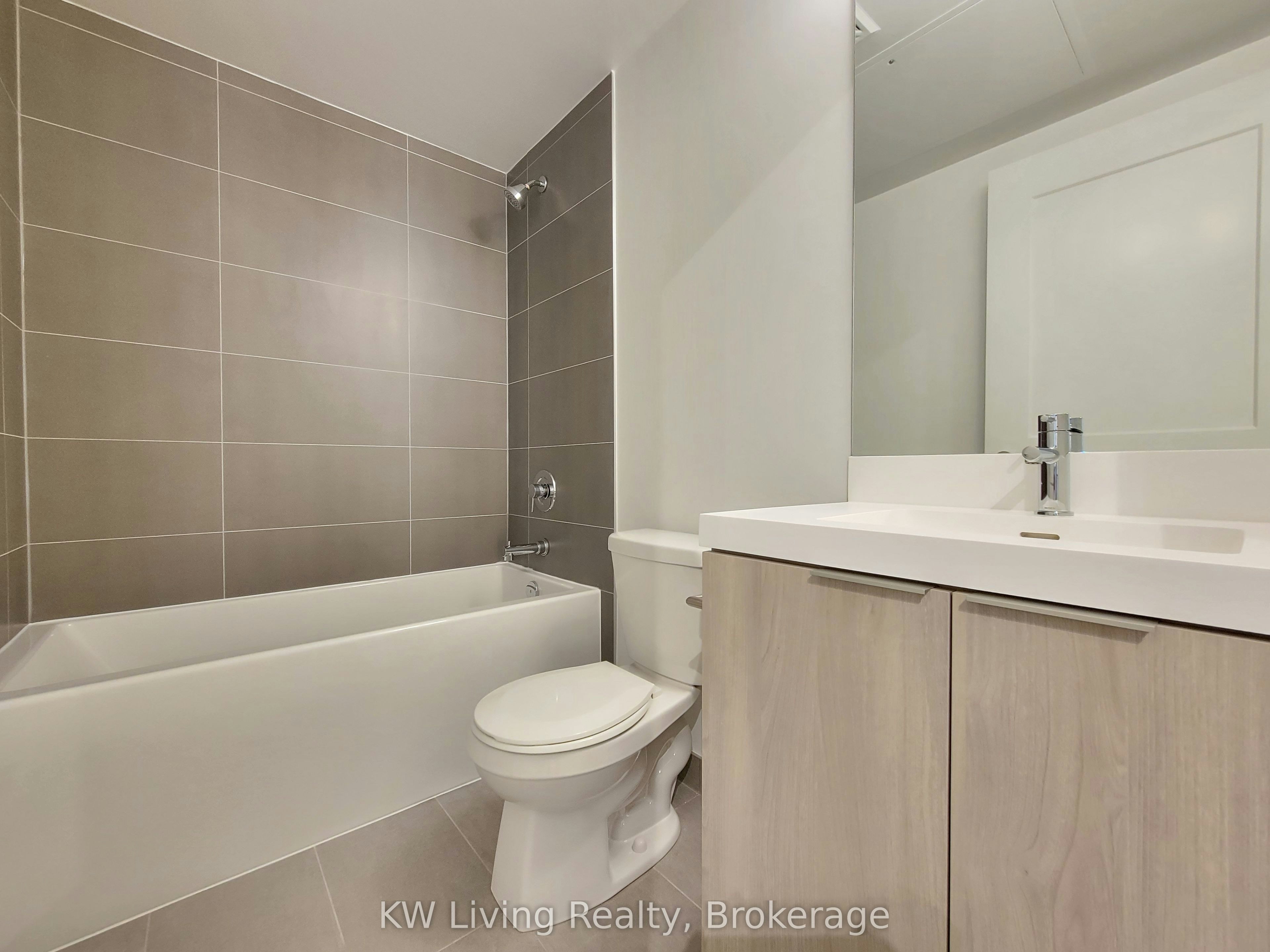 2822-28 Widmer Street, Toronto, ON, M5V 0T2 - 13