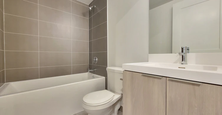 2822-28 Widmer Street, Toronto, ON, M5V 0T2 - 13
