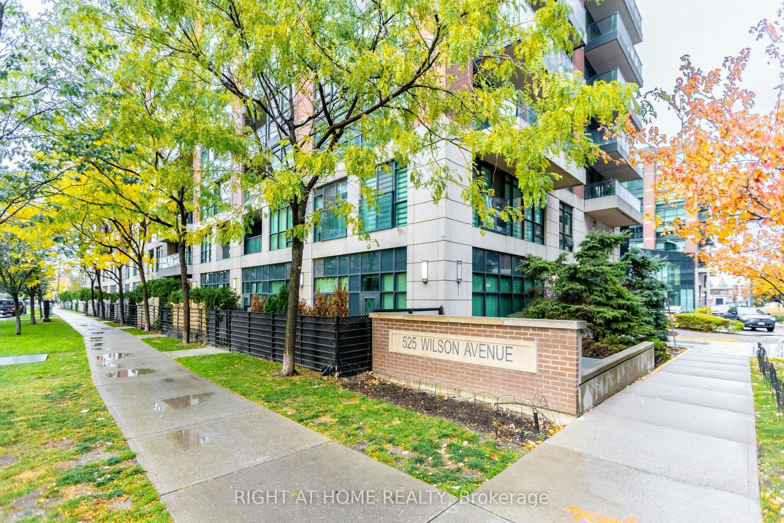 203-525 Wilson Avenue, Toronto, ON, M3H 0A7