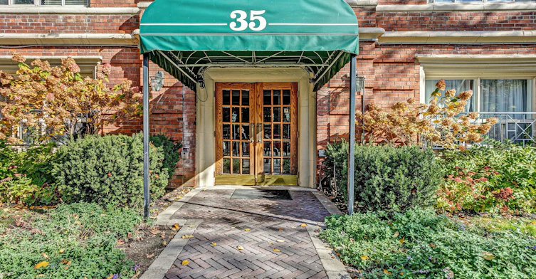 202-35 Raglan Avenue, Toronto, ON, M6C 2K7 - 25