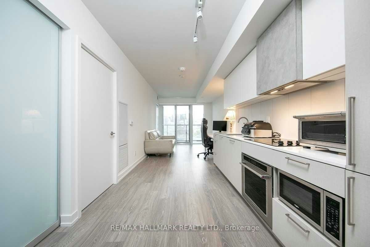 820-19 Western Battery Road, Toronto, ON, M6K 0E3 - 4
