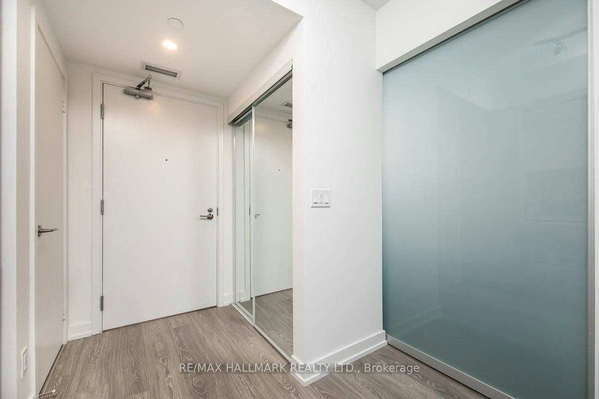 820-19 Western Battery Road, Toronto, ON, M6K 0E3 - 2