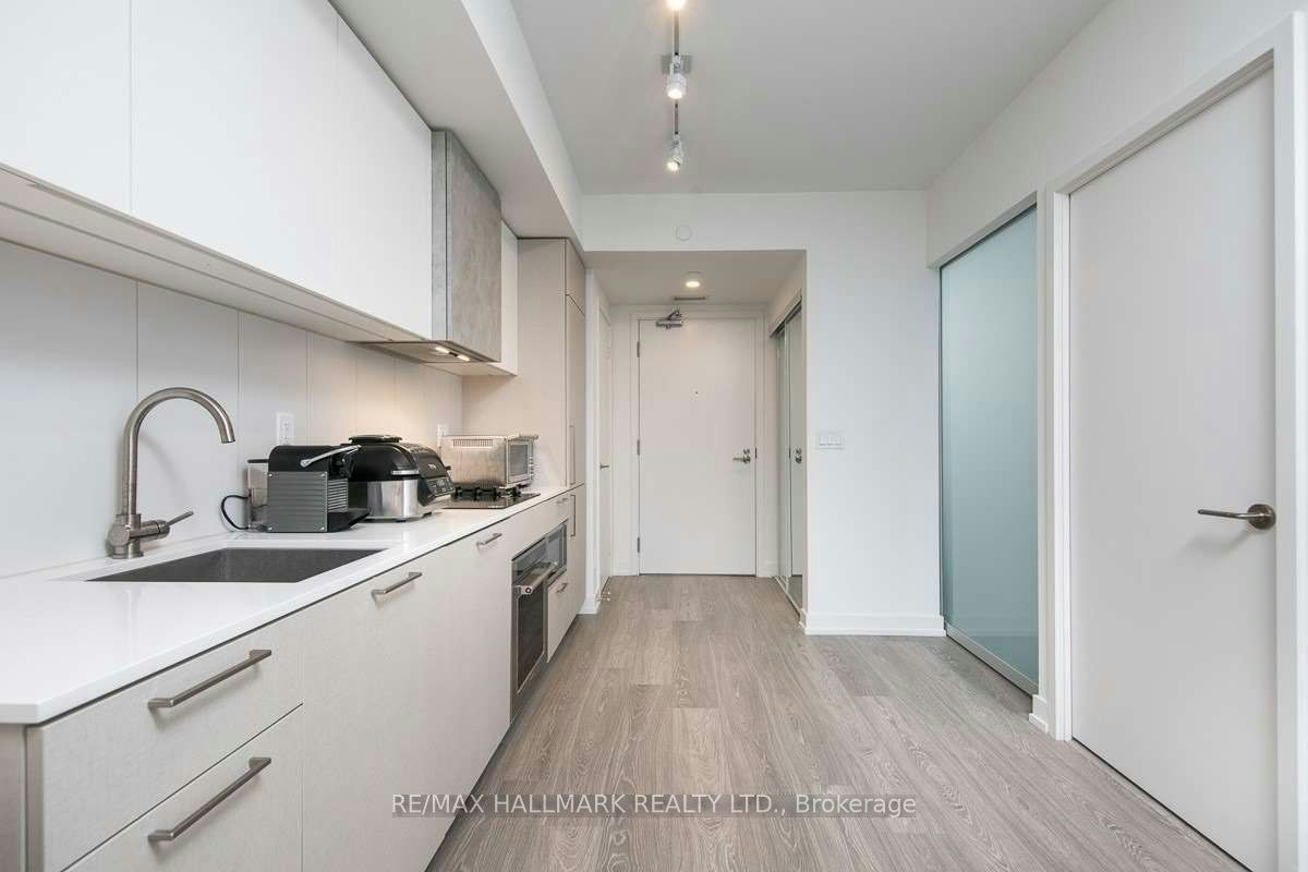 820-19 Western Battery Road, Toronto, ON, M6K 0E3 - 5