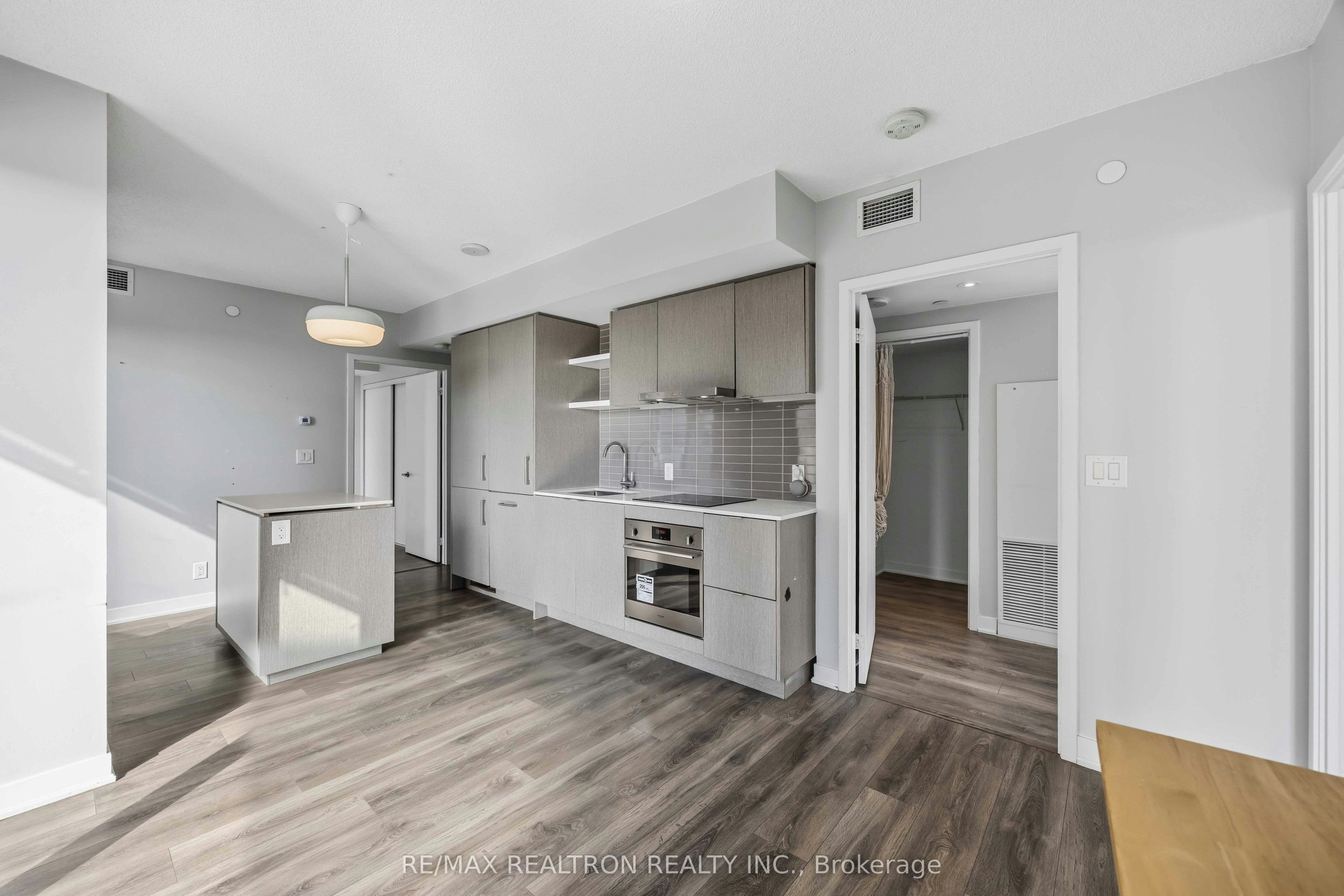 1410-88 Harbour Street, Toronto, ON, M5J 1B7 - 9