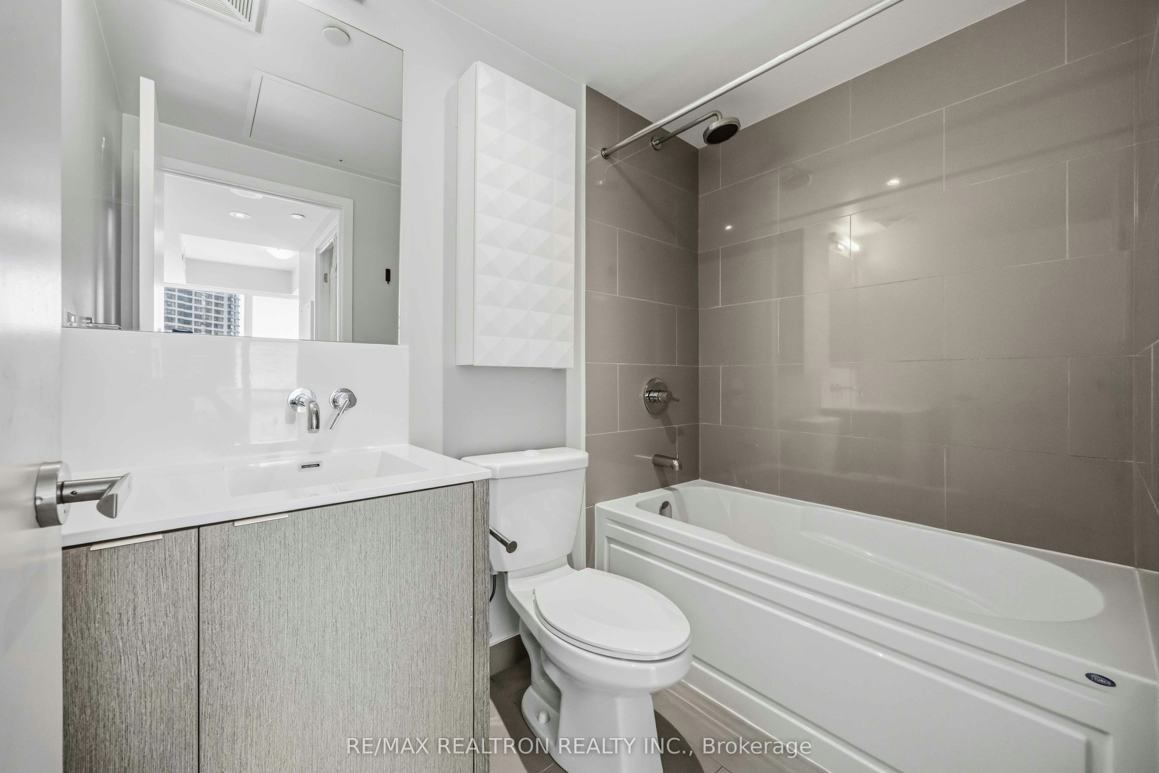 1410-88 Harbour Street, Toronto, ON, M5J 1B7 - 13