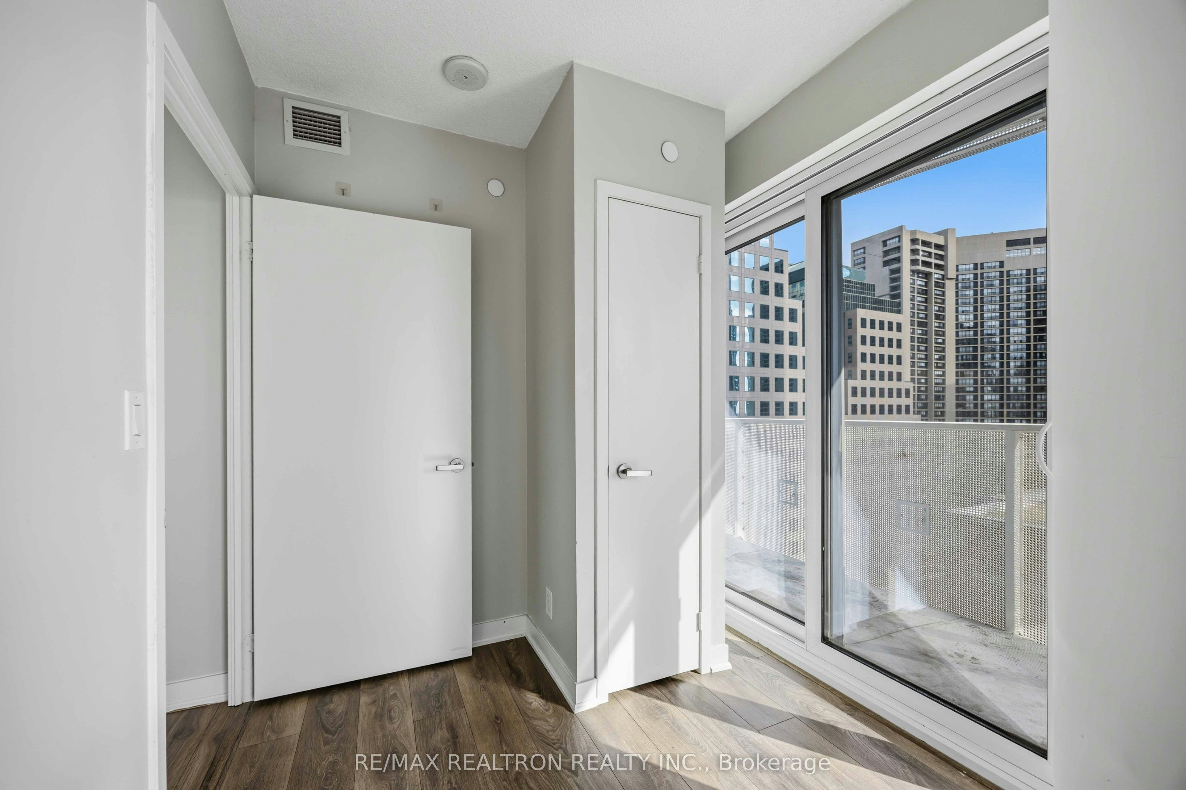 1410-88 Harbour Street, Toronto, ON, M5J 1B7 - 16