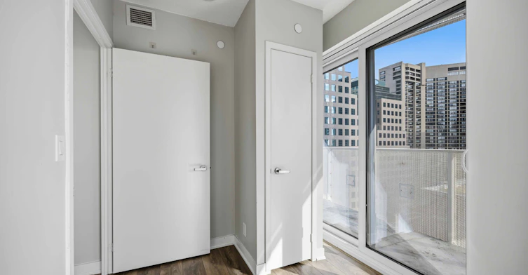 1410-88 Harbour Street, Toronto, ON, M5J 1B7 - 16