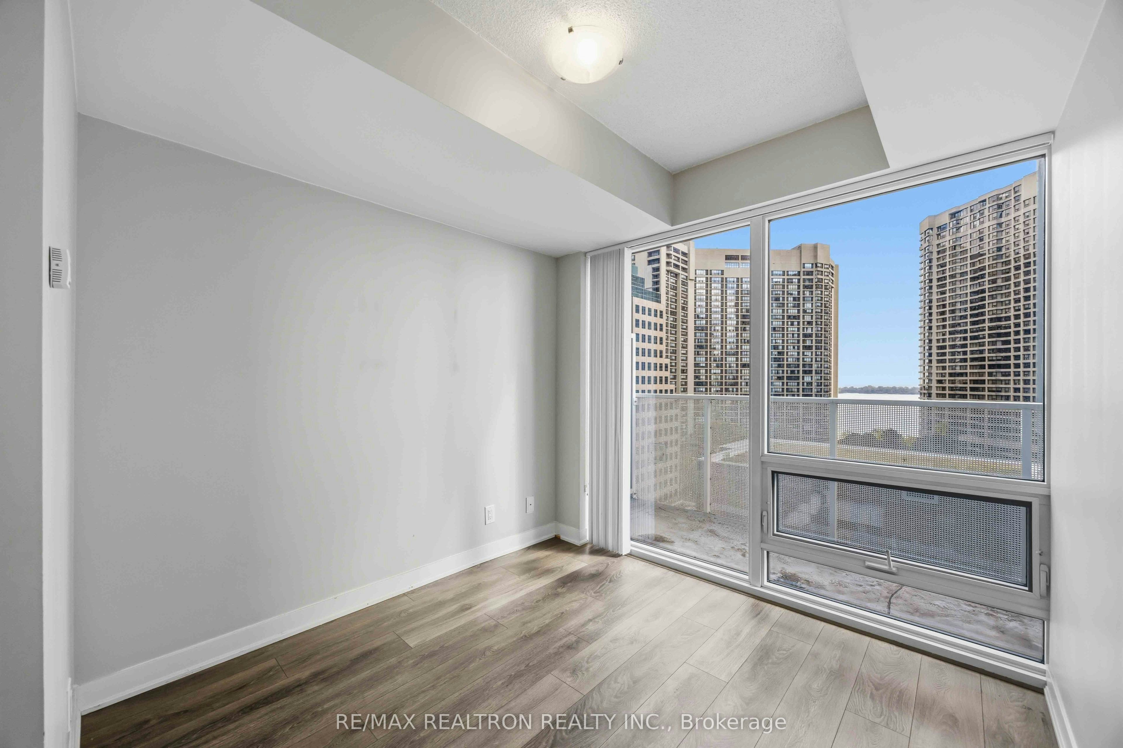 1410-88 Harbour Street, Toronto, ON, M5J 1B7 - 12