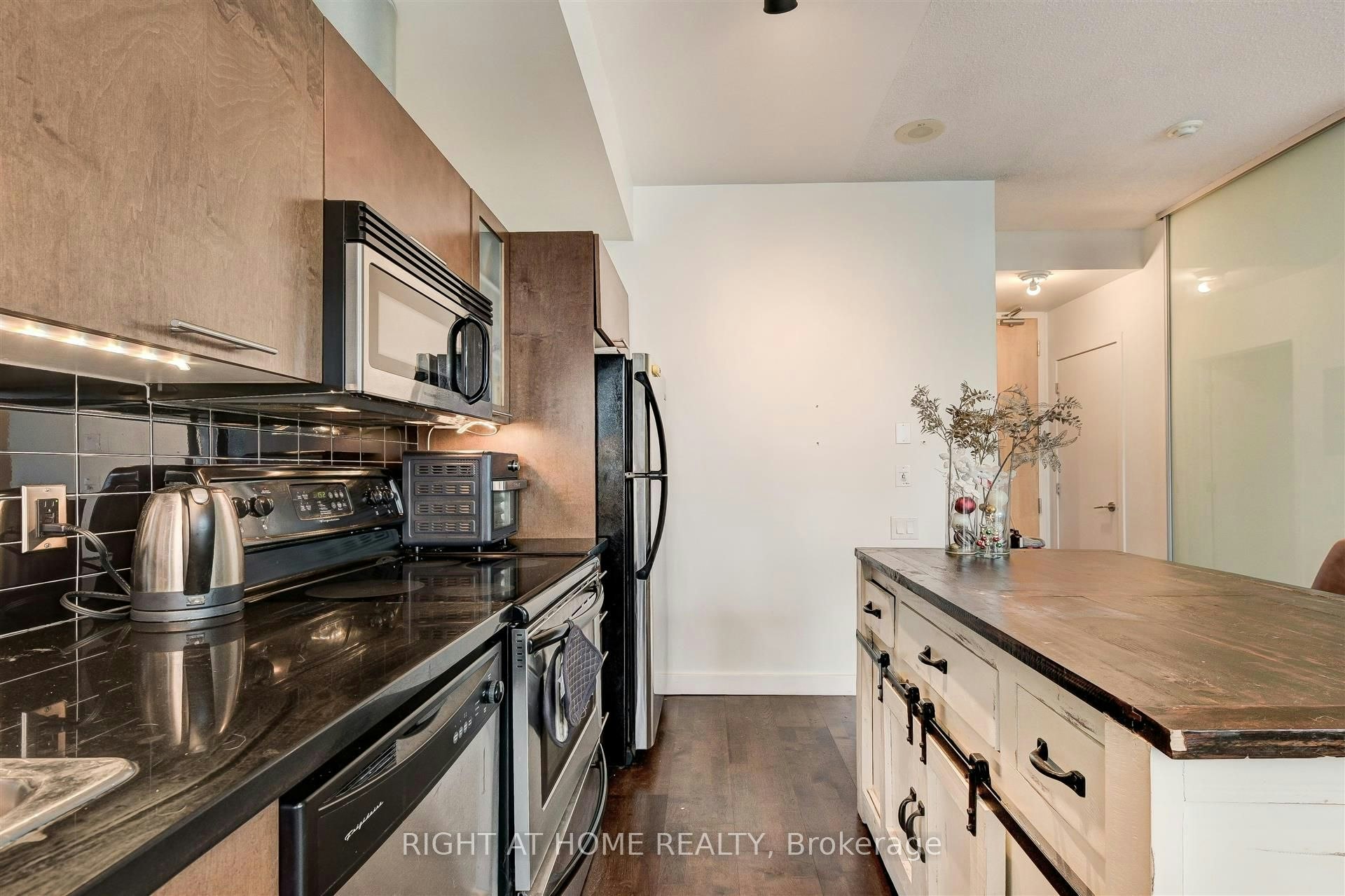 1709-33 Mill Street, Toronto, ON, M5A 3R3 - 18