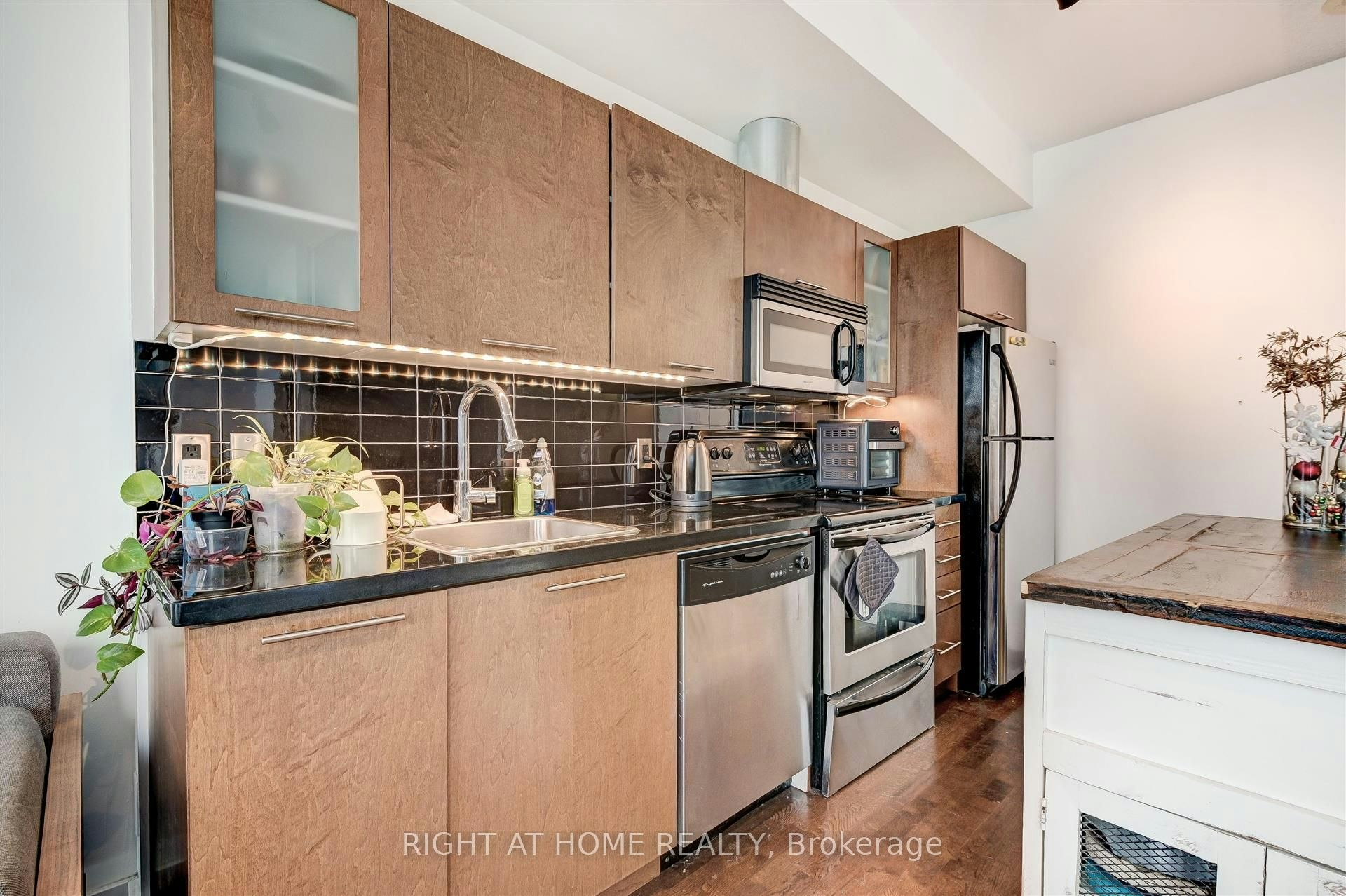 1709-33 Mill Street, Toronto, ON, M5A 3R3 - 17