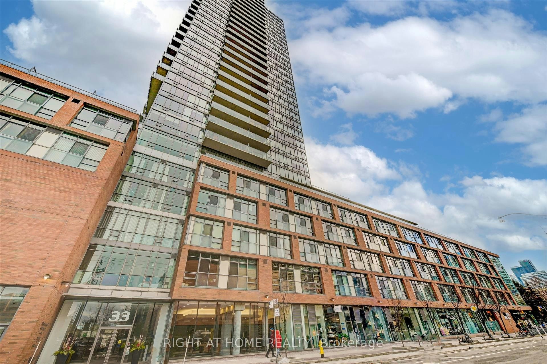 1709-33 Mill Street, Toronto, ON, M5A 3R3