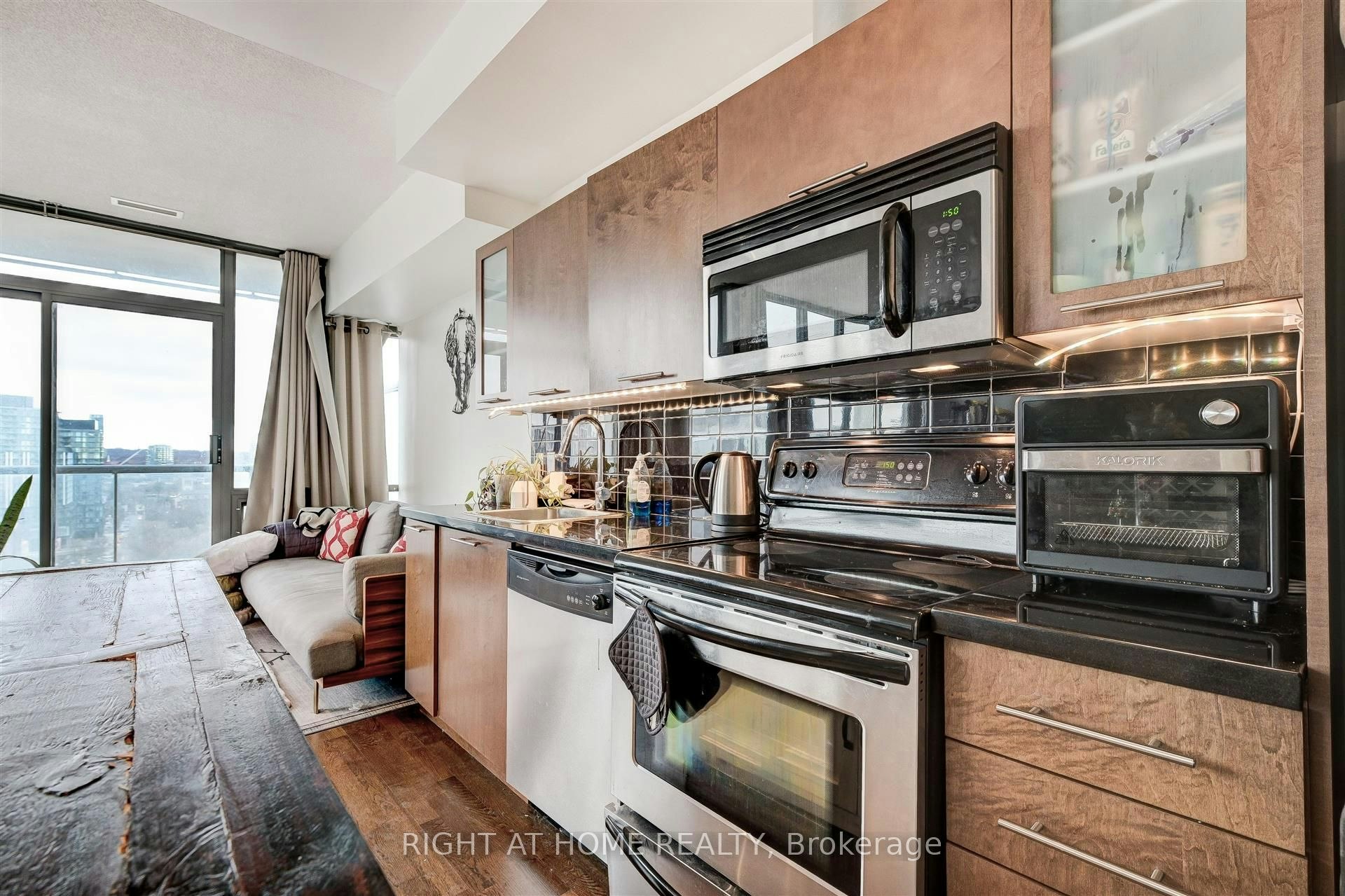 1709-33 Mill Street, Toronto, ON, M5A 3R3 - 19