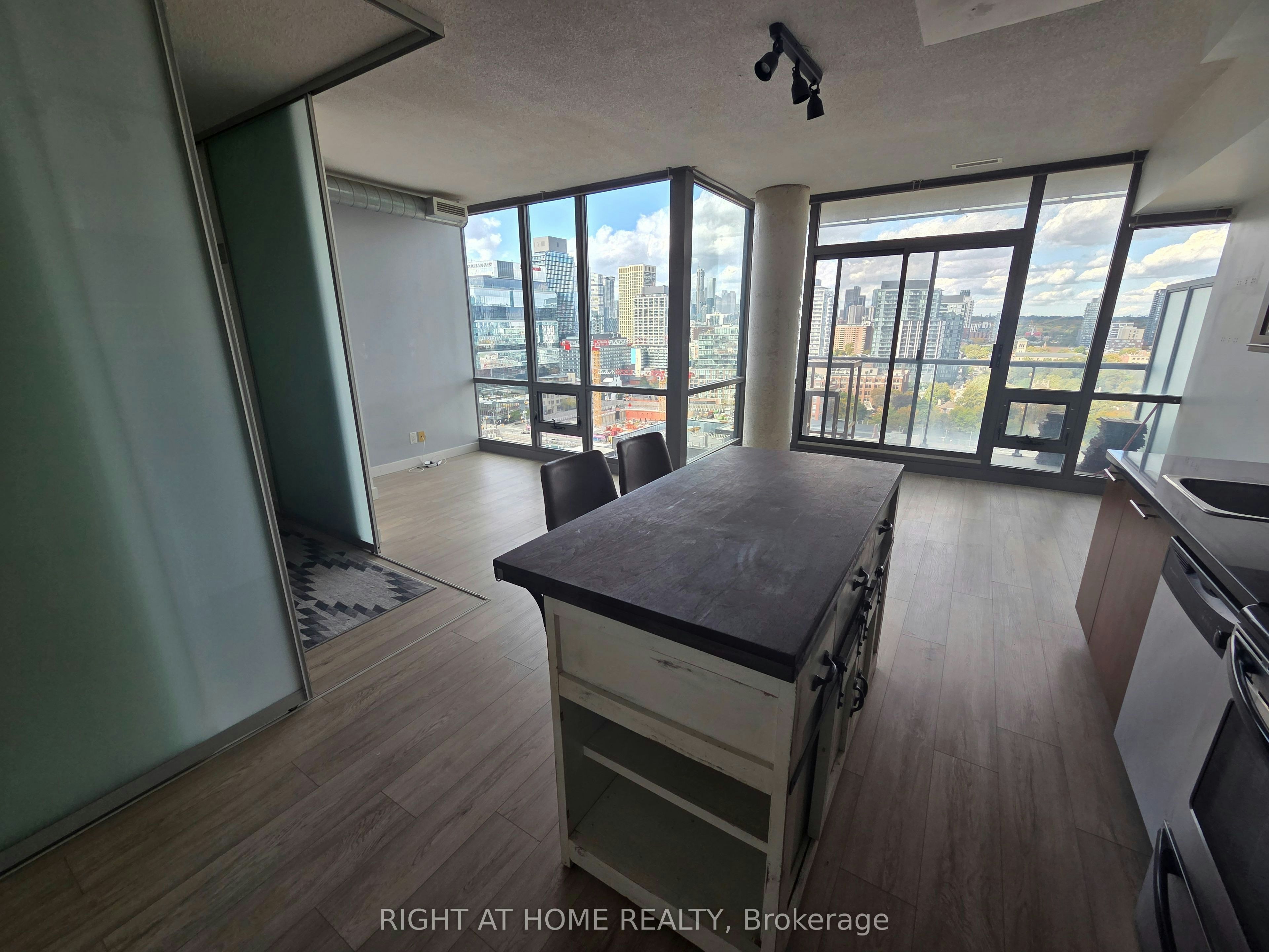 1709-33 Mill Street, Toronto, ON, M5A 3R3 - 14