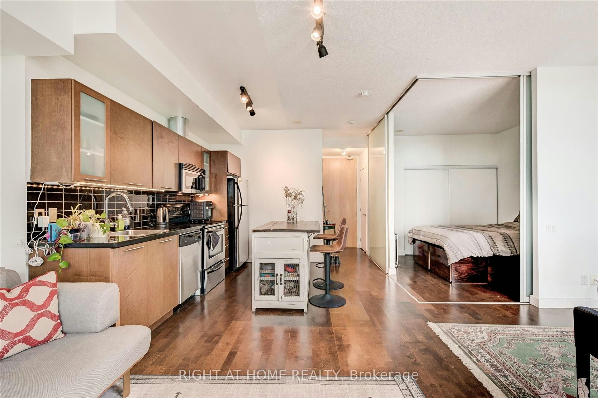 1709-33 Mill Street, Toronto, ON, M5A 3R3 - 16