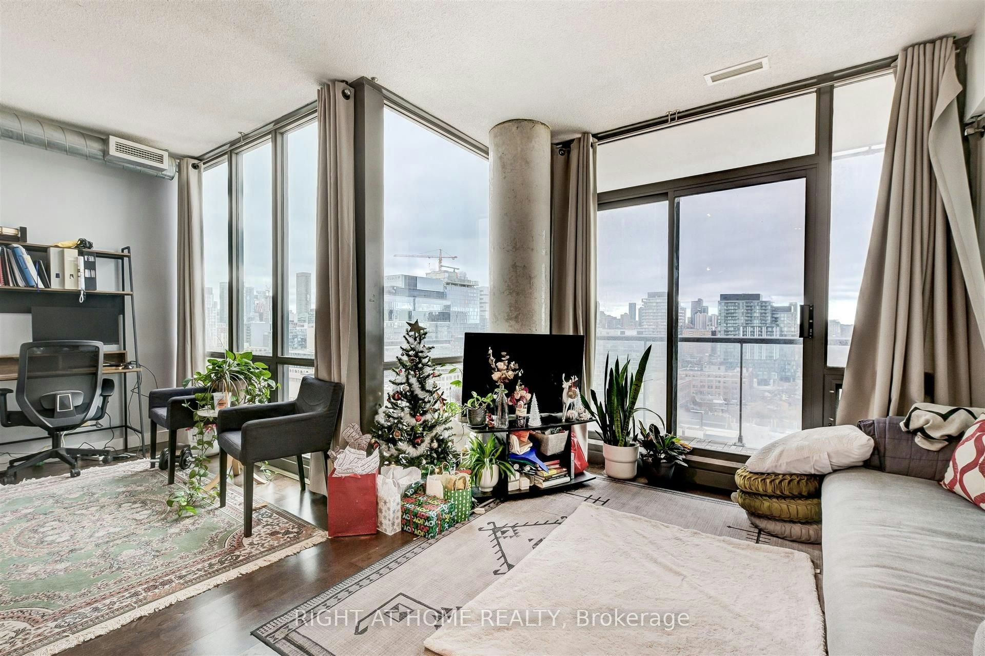 1709-33 Mill Street, Toronto, ON, M5A 3R3 - 10