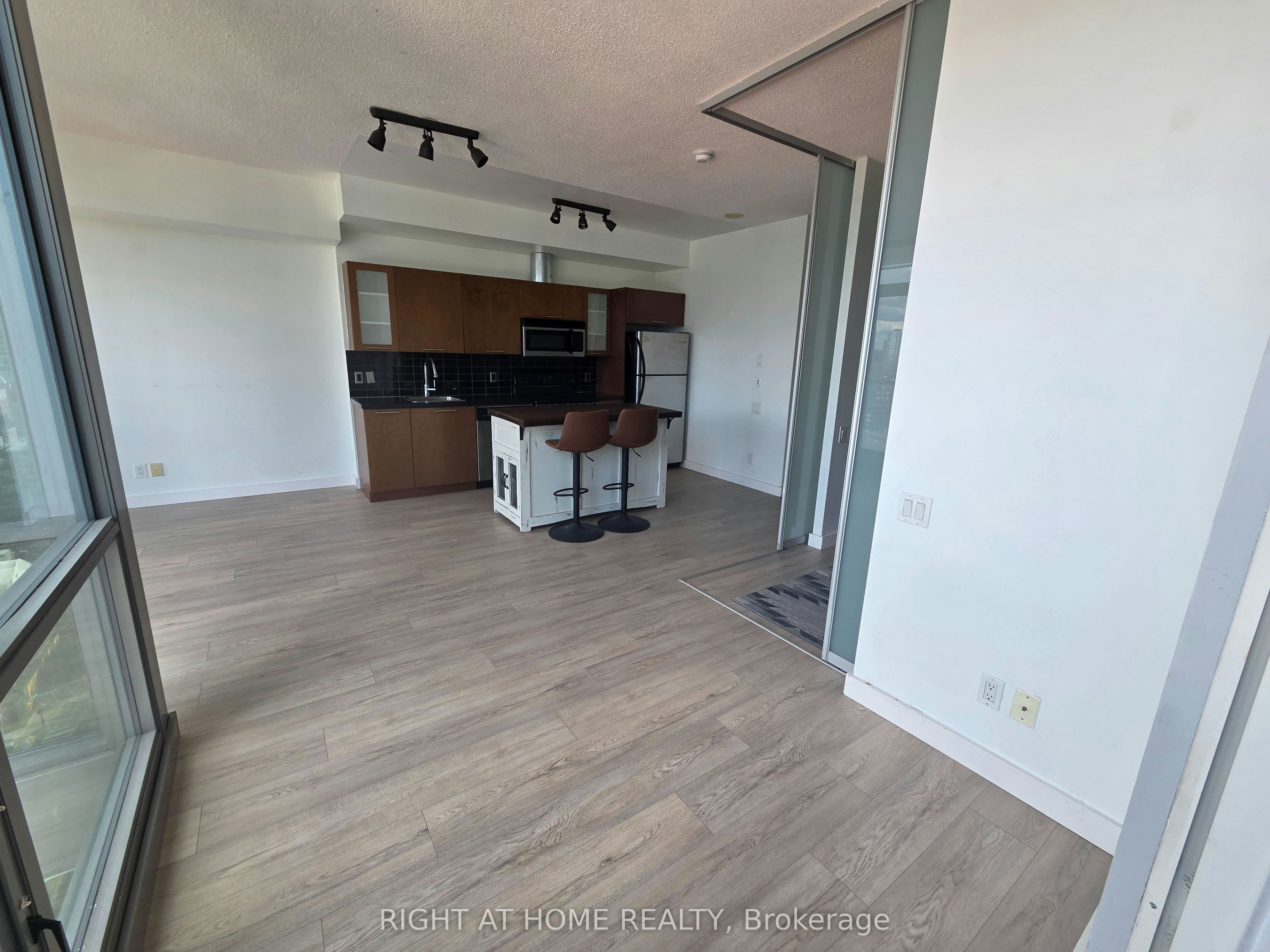 1709-33 Mill Street, Toronto, ON, M5A 3R3 - 12