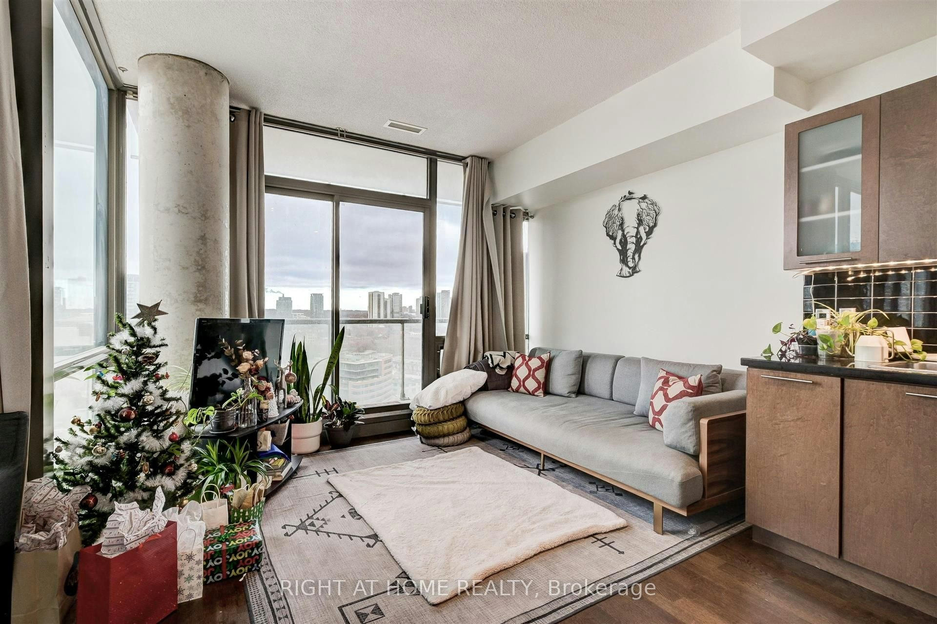 1709-33 Mill Street, Toronto, ON, M5A 3R3 - 8