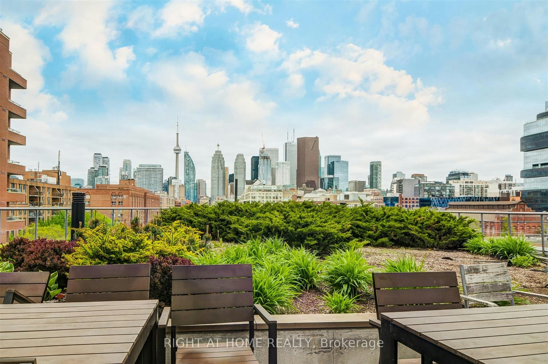 1709-33 Mill Street, Toronto, ON, M5A 3R3 - 32
