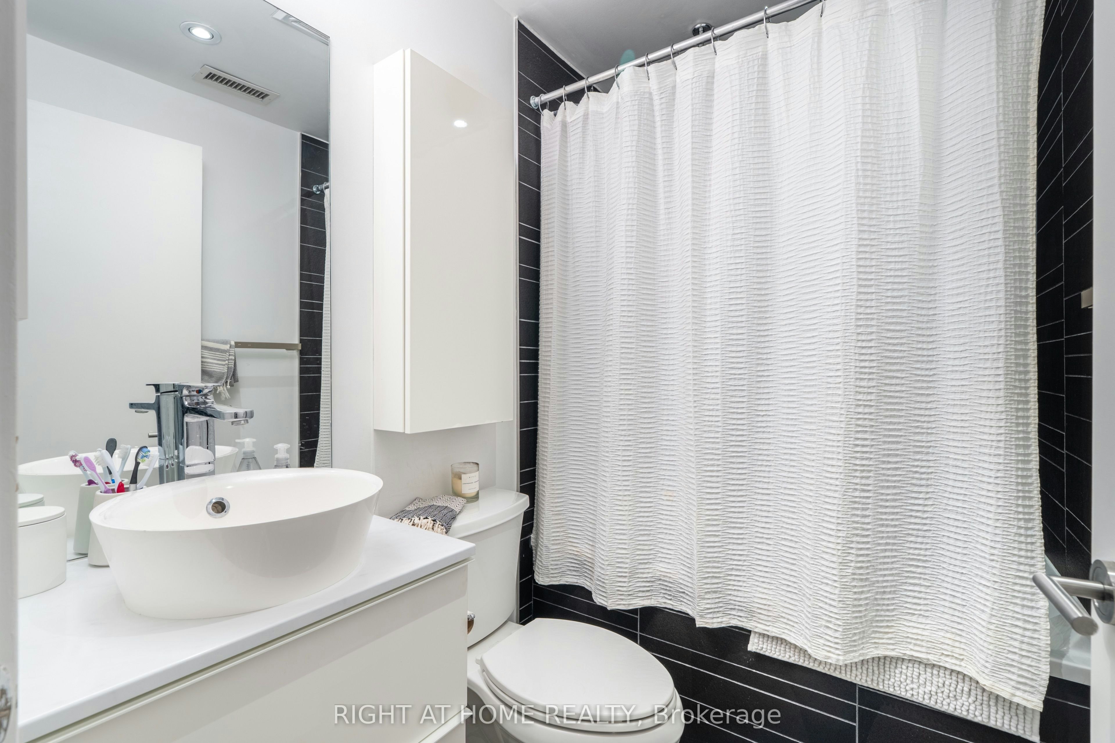704-25 Stafford Street, Toronto, ON, M5V 0G3 - 20