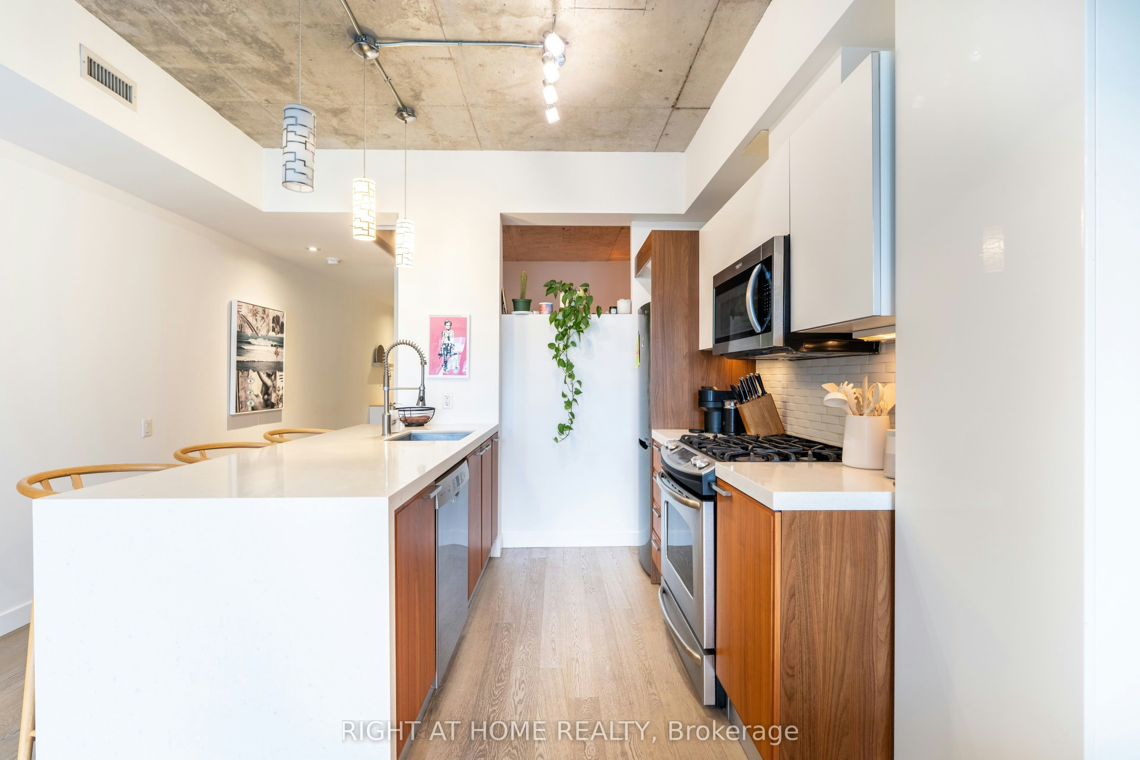 704-25 Stafford Street, Toronto, ON, M5V 0G3 - 7