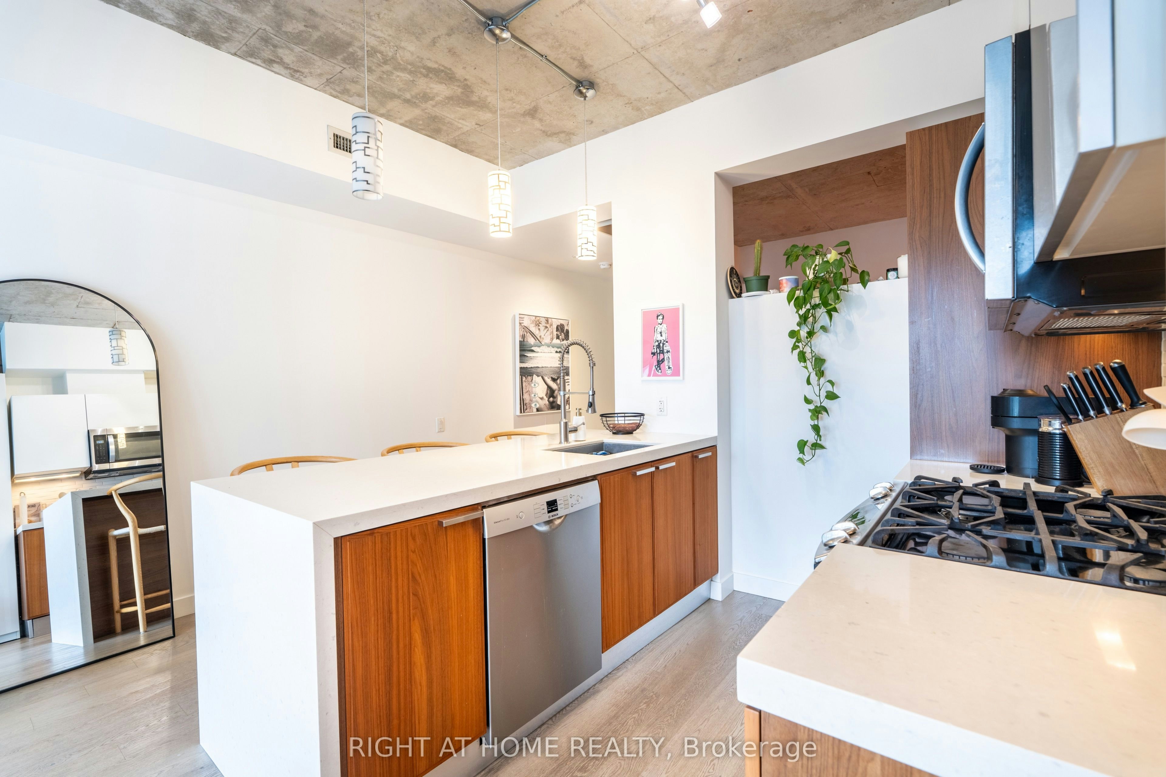704-25 Stafford Street, Toronto, ON, M5V 0G3 - 8