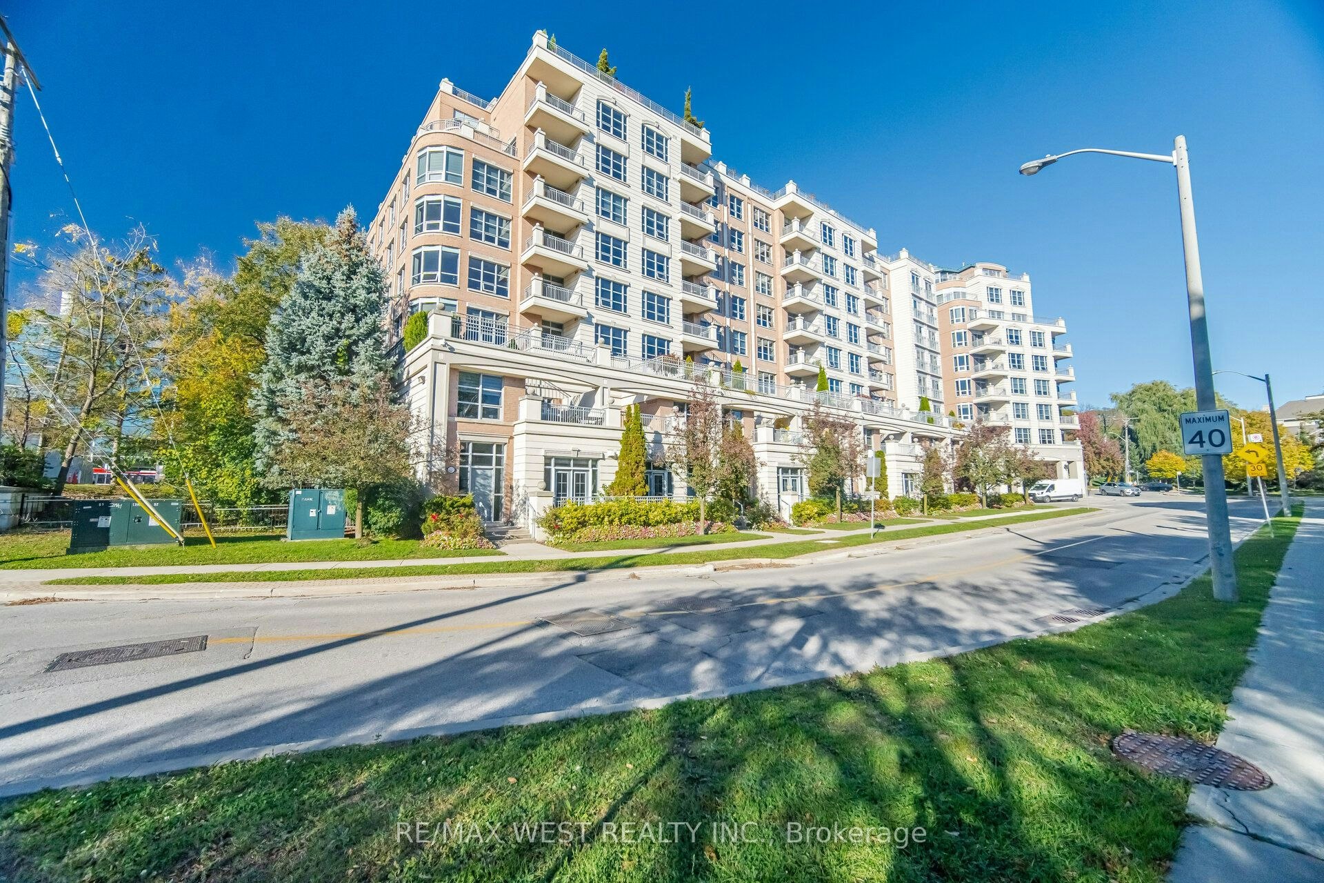 701-10 Old York Mills Road, Toronto, ON, M2P 2G9