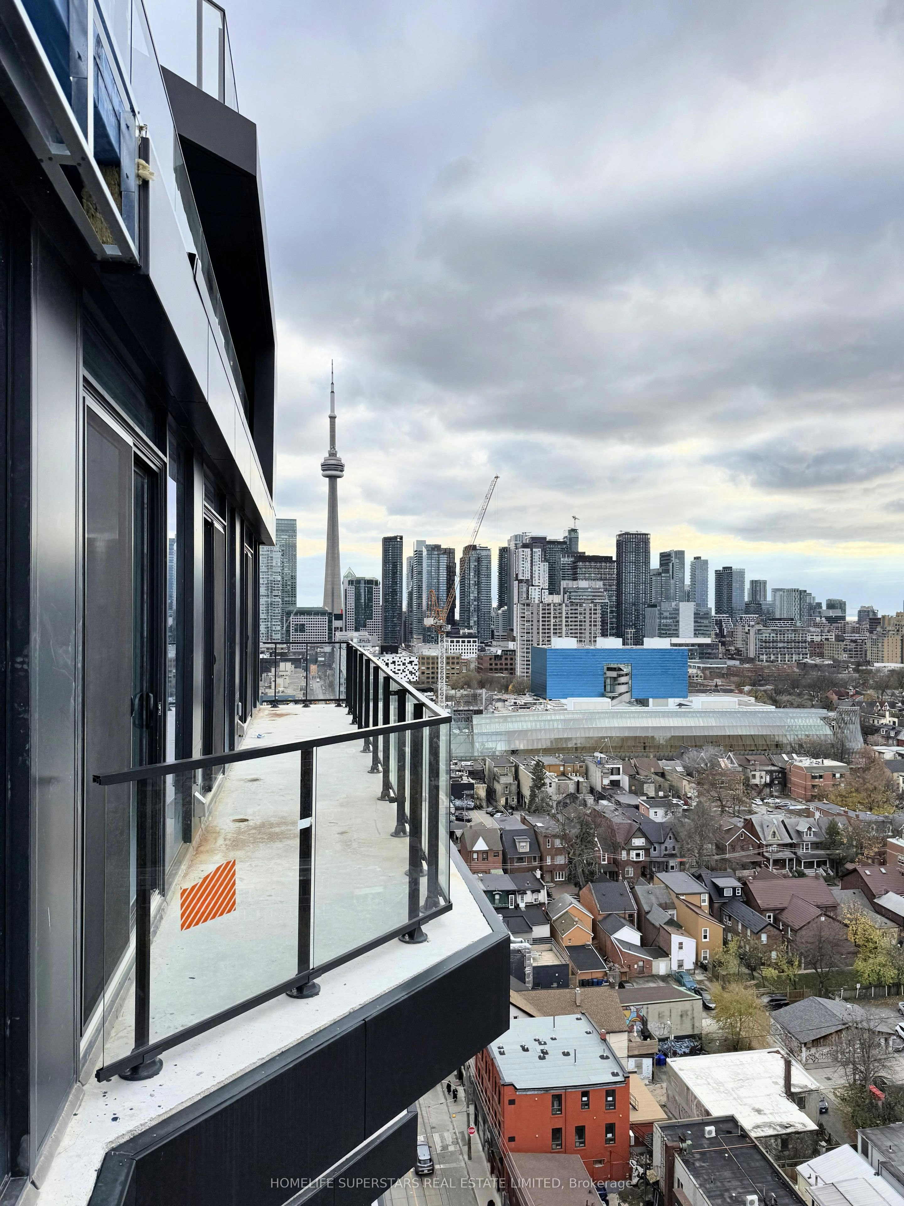 1713-195 Mccaul Street, Toronto, ON, M5T 0E5 - 2