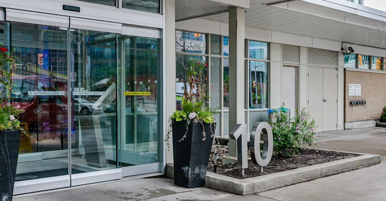 1212-10 Navy Wharf Court, Toronto, ON, M5V 3V2