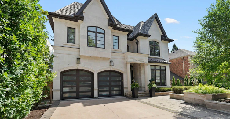 523 Vesta Drive, Toronto, ON, M5P 3A9