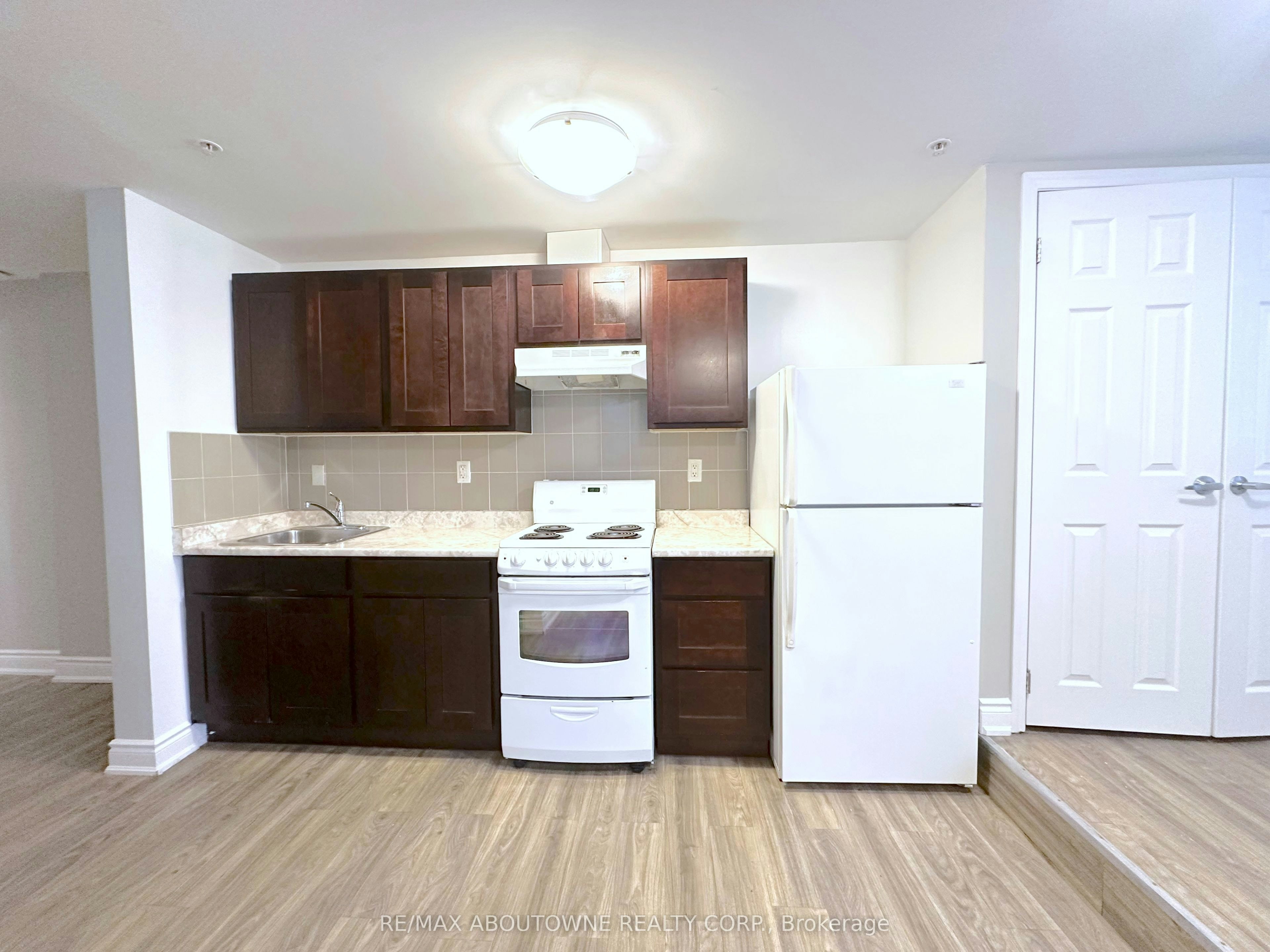 109-55 Lisgar Street, Toronto, ON, M6J 3X6 - 4