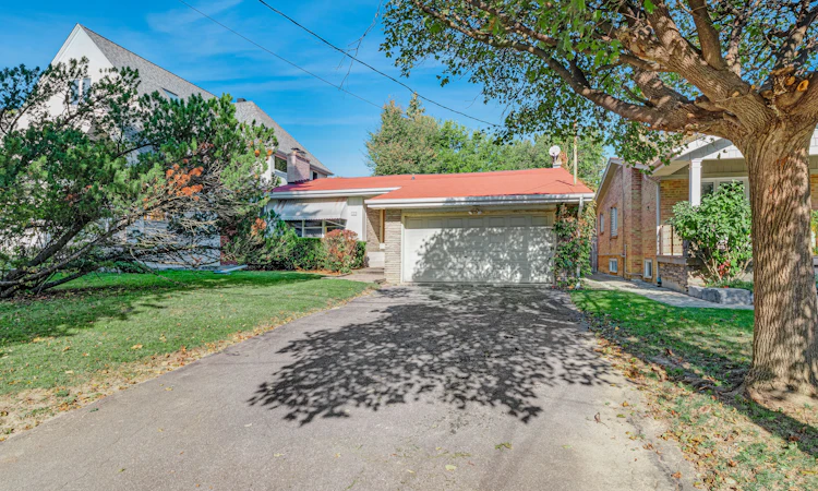 26 Millgate Crescent