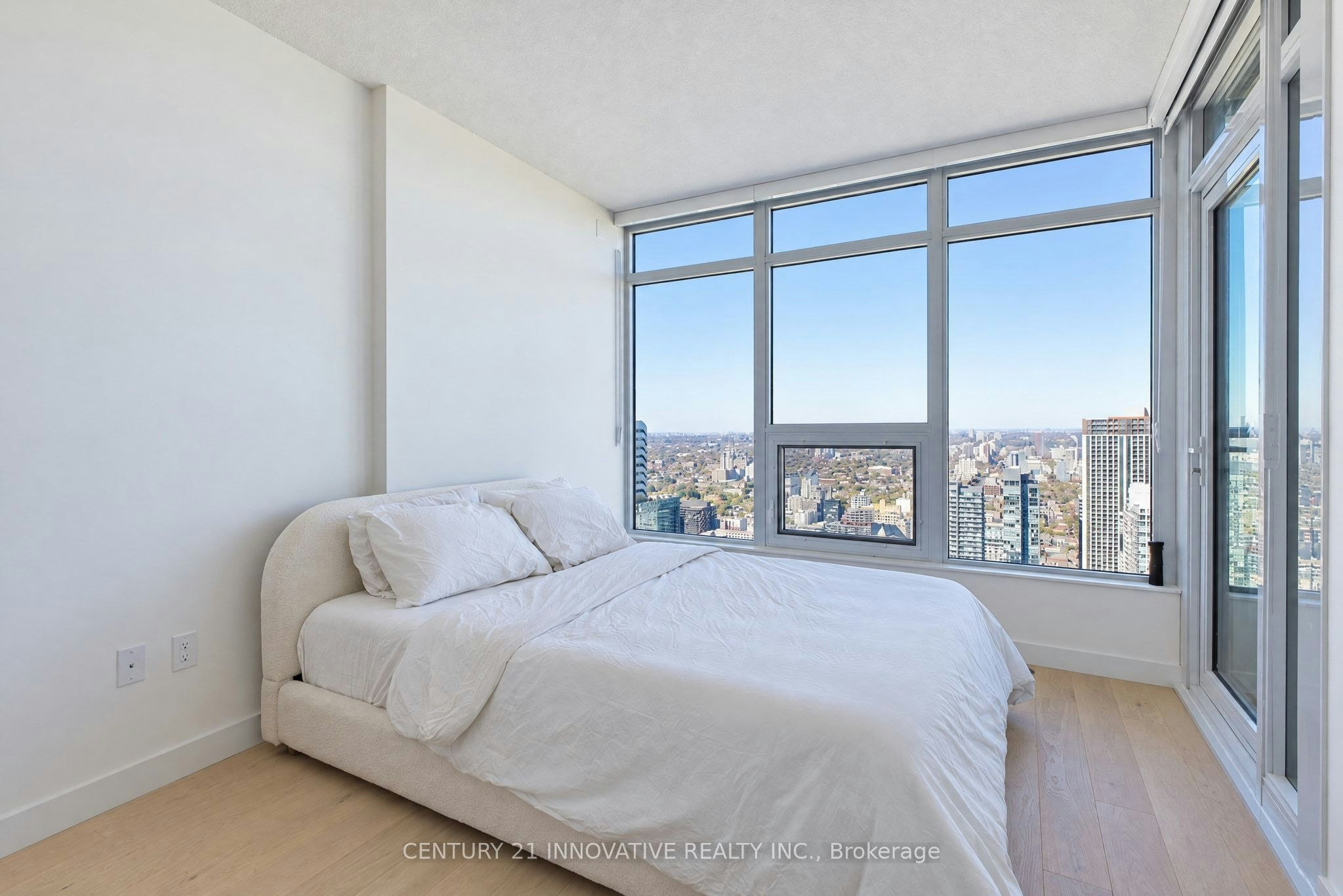 5702-1 Concord Cityplace Way, Toronto, ON, M5V 0X3 - 16