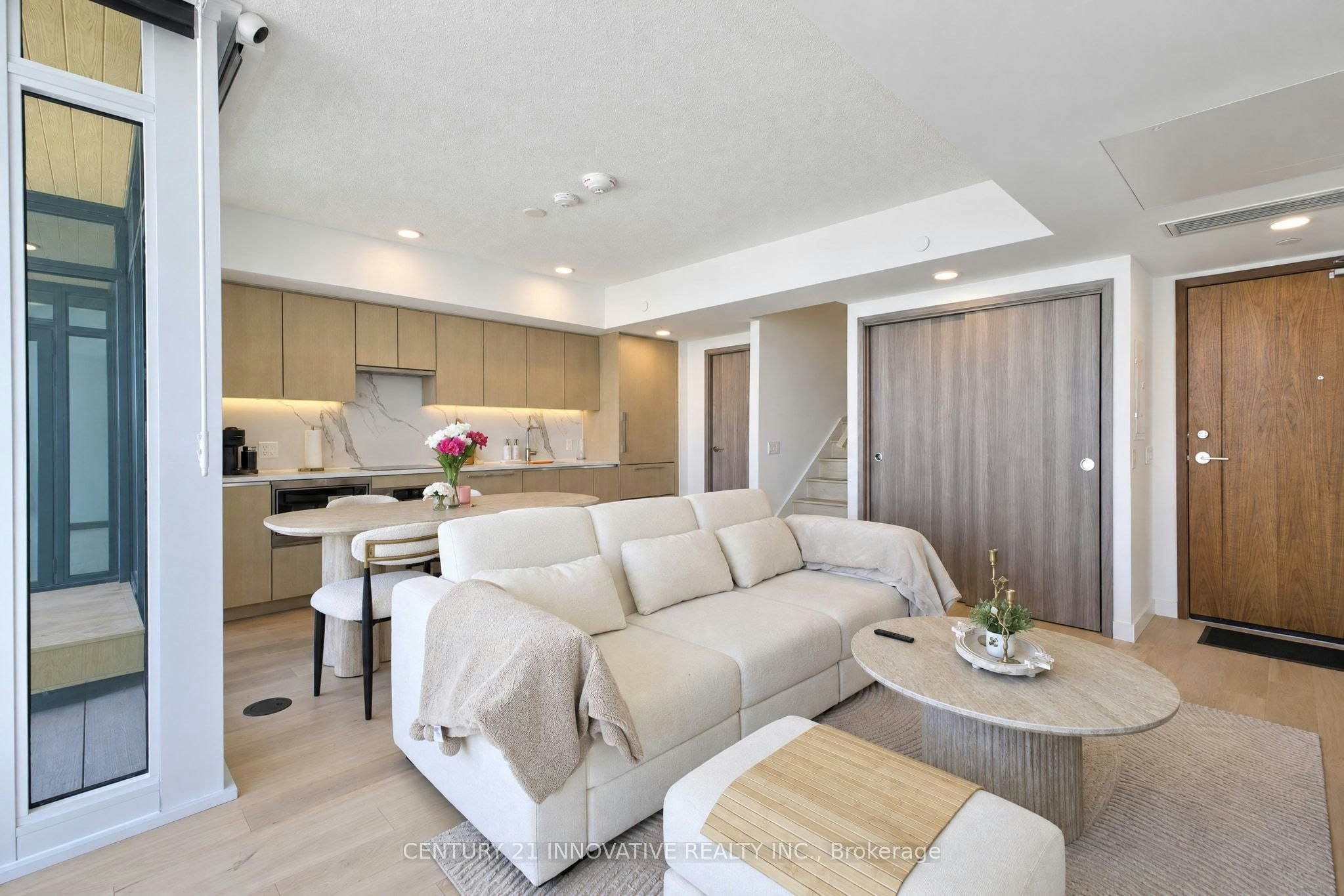 5702-1 Concord Cityplace Way, Toronto, ON, M5V 0X3 - 10