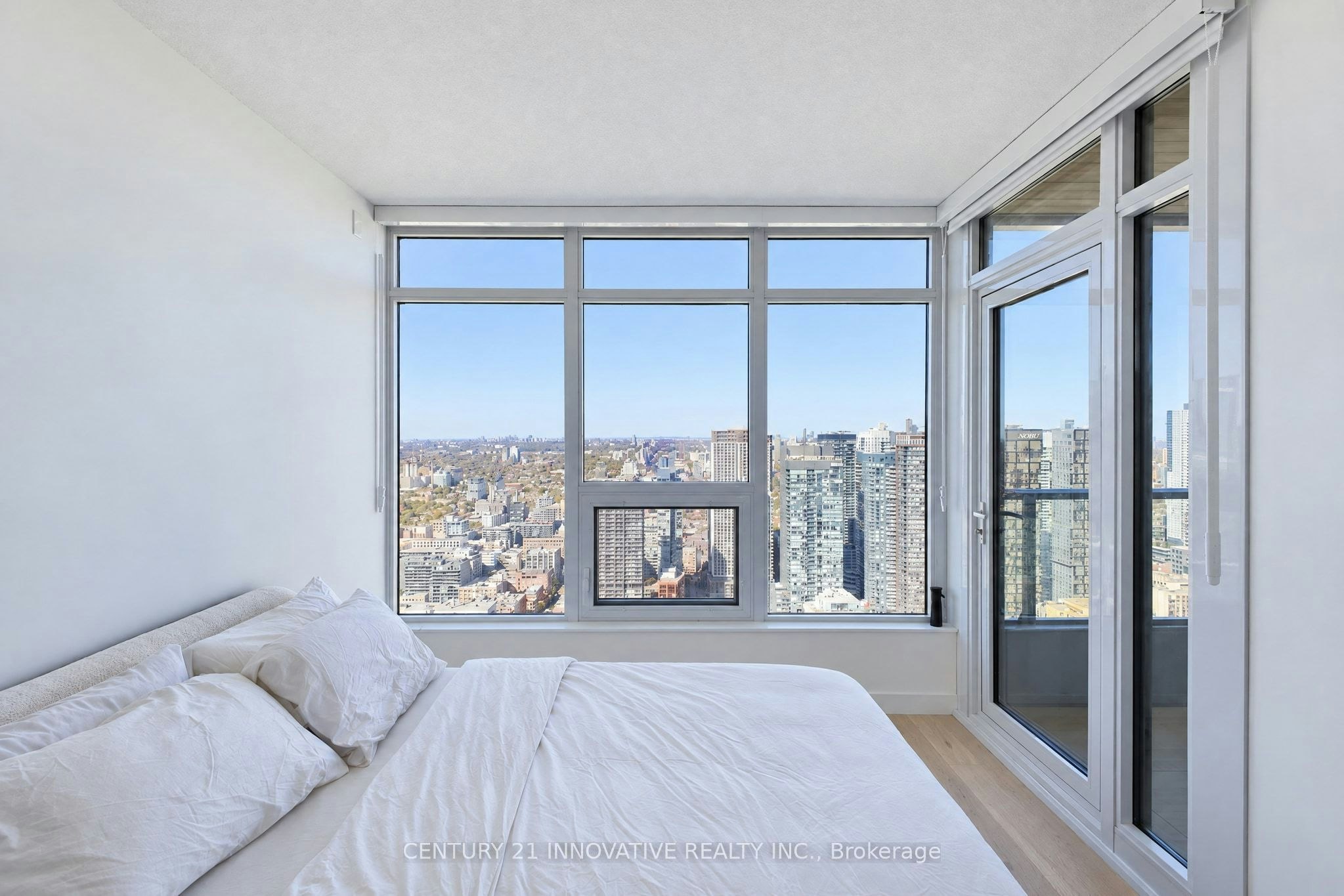 5702-1 Concord Cityplace Way, Toronto, ON, M5V 0X3 - 17