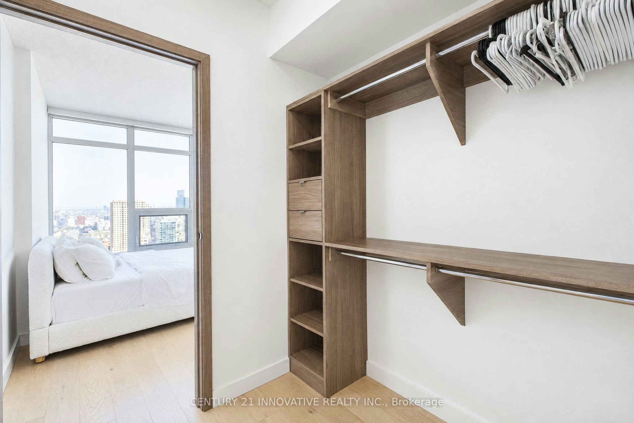 5702-1 Concord Cityplace Way, Toronto, ON, M5V 0X3 - 26
