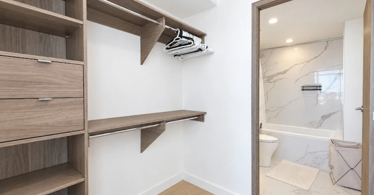 5702-1 Concord Cityplace Way, Toronto, ON, M5V 0X3 - 24