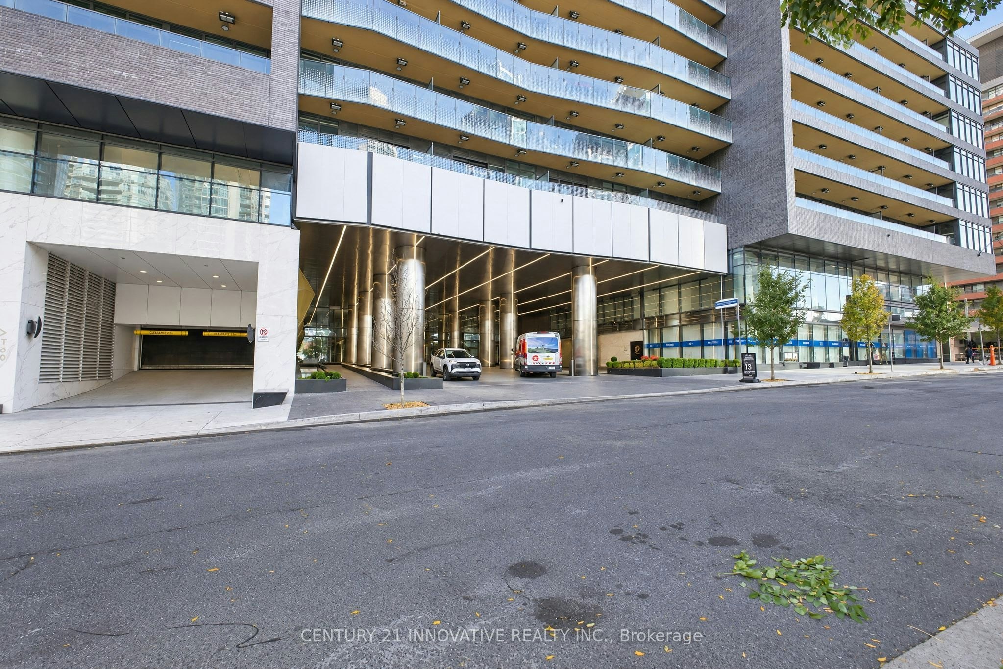 5702-1 Concord Cityplace Way, Toronto, ON, M5V 0X3 - 3