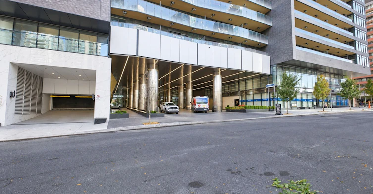 5702-1 Concord Cityplace Way, Toronto, ON, M5V 0X3 - 3