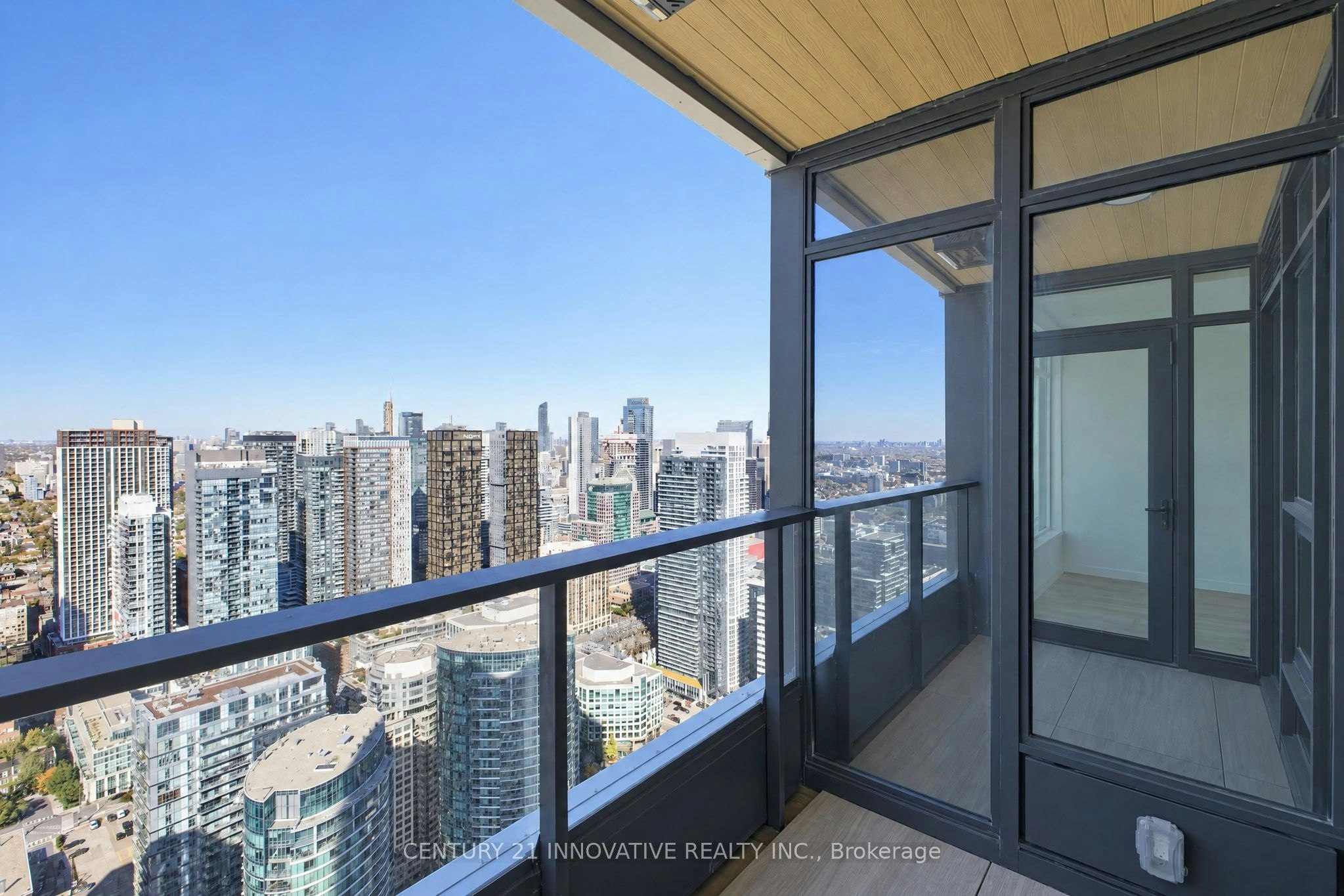 5702-1 Concord Cityplace Way, Toronto, ON, M5V 0X3 - 21