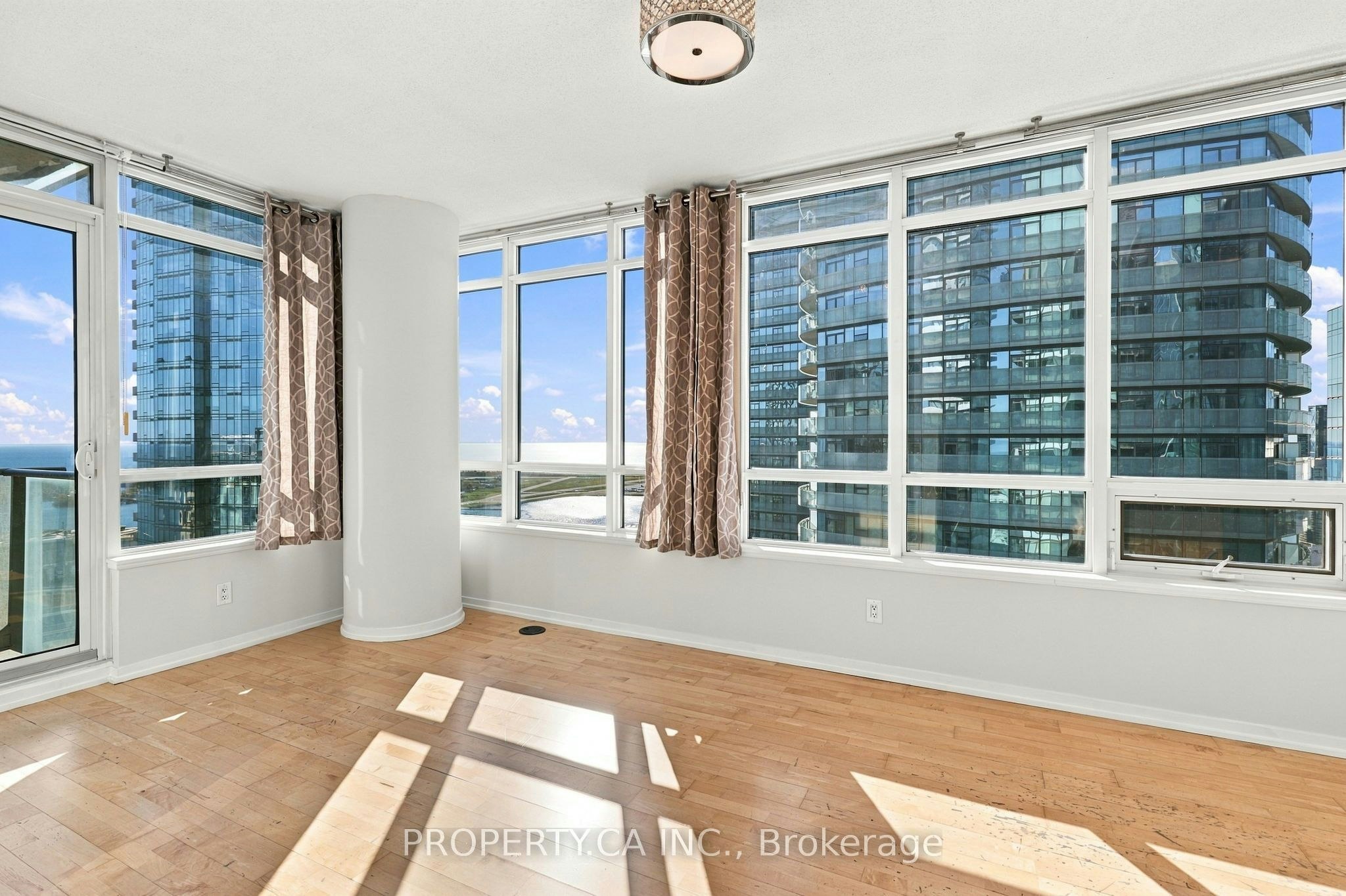 4310-55 Bremner Boulevard, Toronto, ON, M5J 0A6 - 10