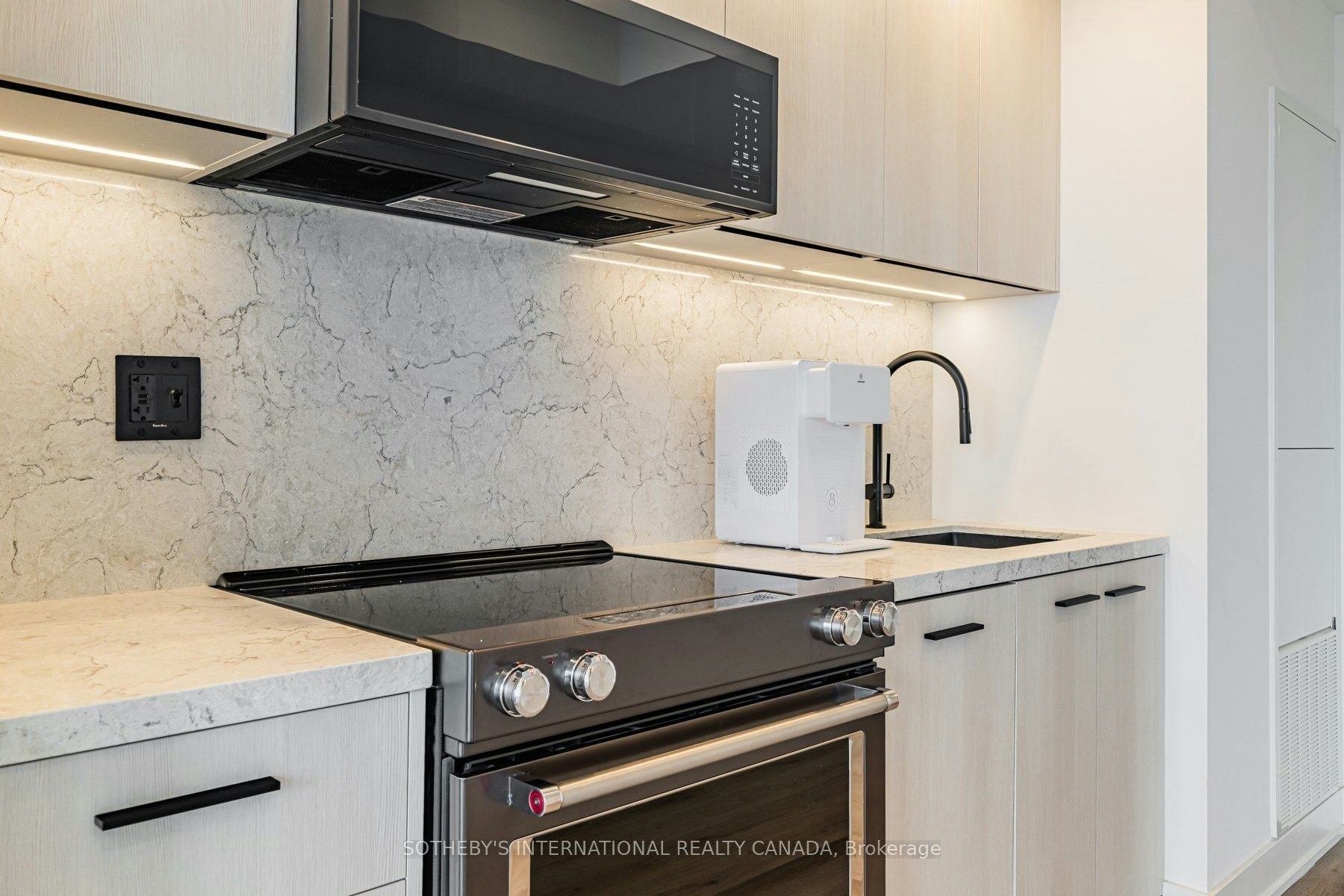 E2905-30 Mutual Street, Toronto, ON, M5B 2A7 - 3