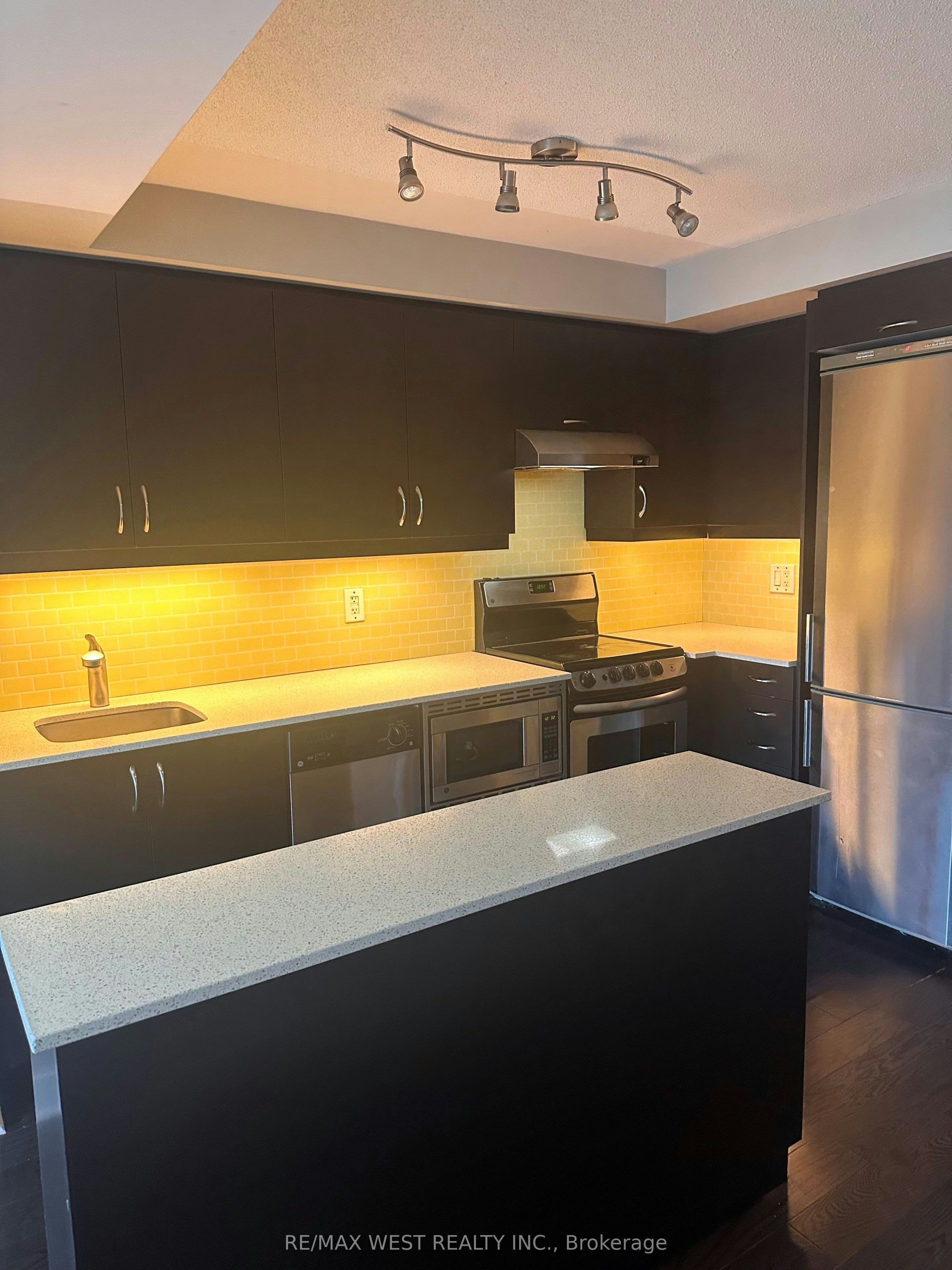 LPH 1611-320 Richmond Street E, Toronto, ON, M5A 1P9 - 8