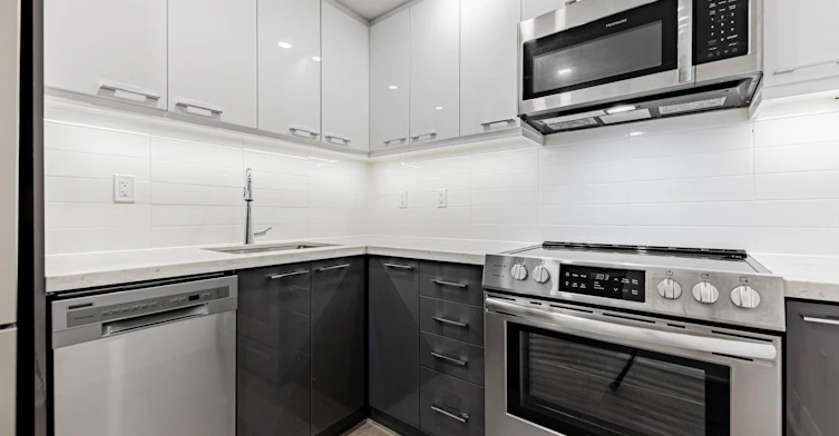 S0420-191 Sherbourne Street, Toronto, ON, M5A 3X1