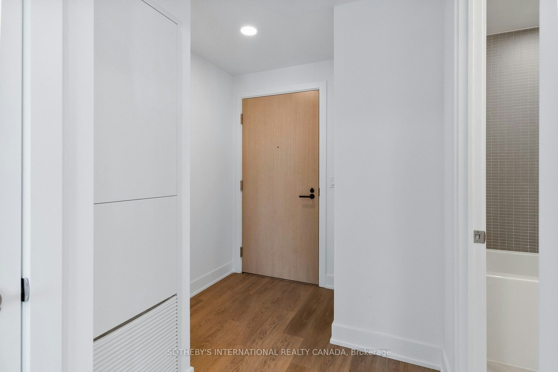 2004-200 Redpath Avenue, Toronto, ON, M4P 0E6 - 2